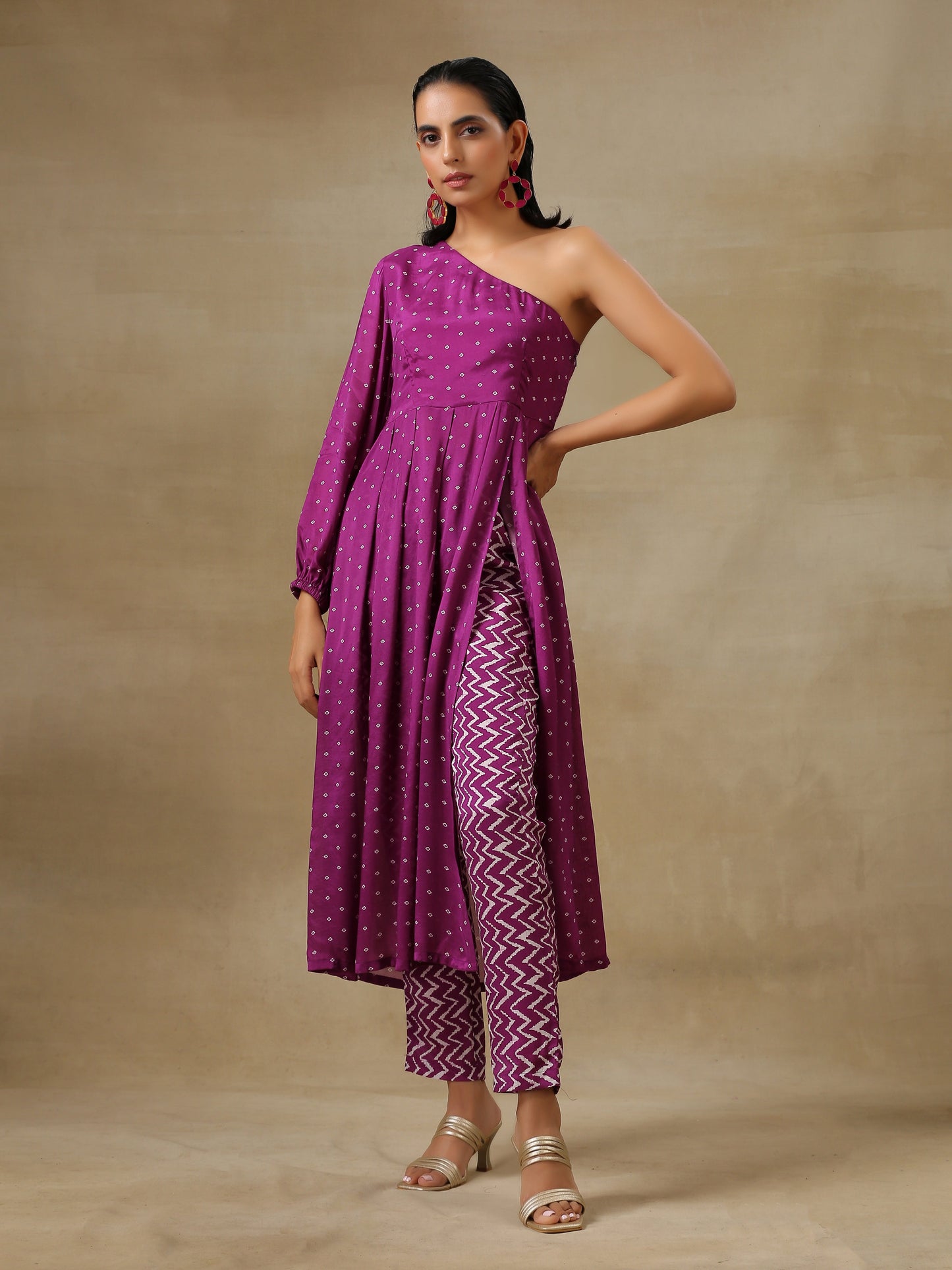 trueBrowns Purple Bandhani Printed Silk One Shoulder Kurta Pant Set | Swadesiicart