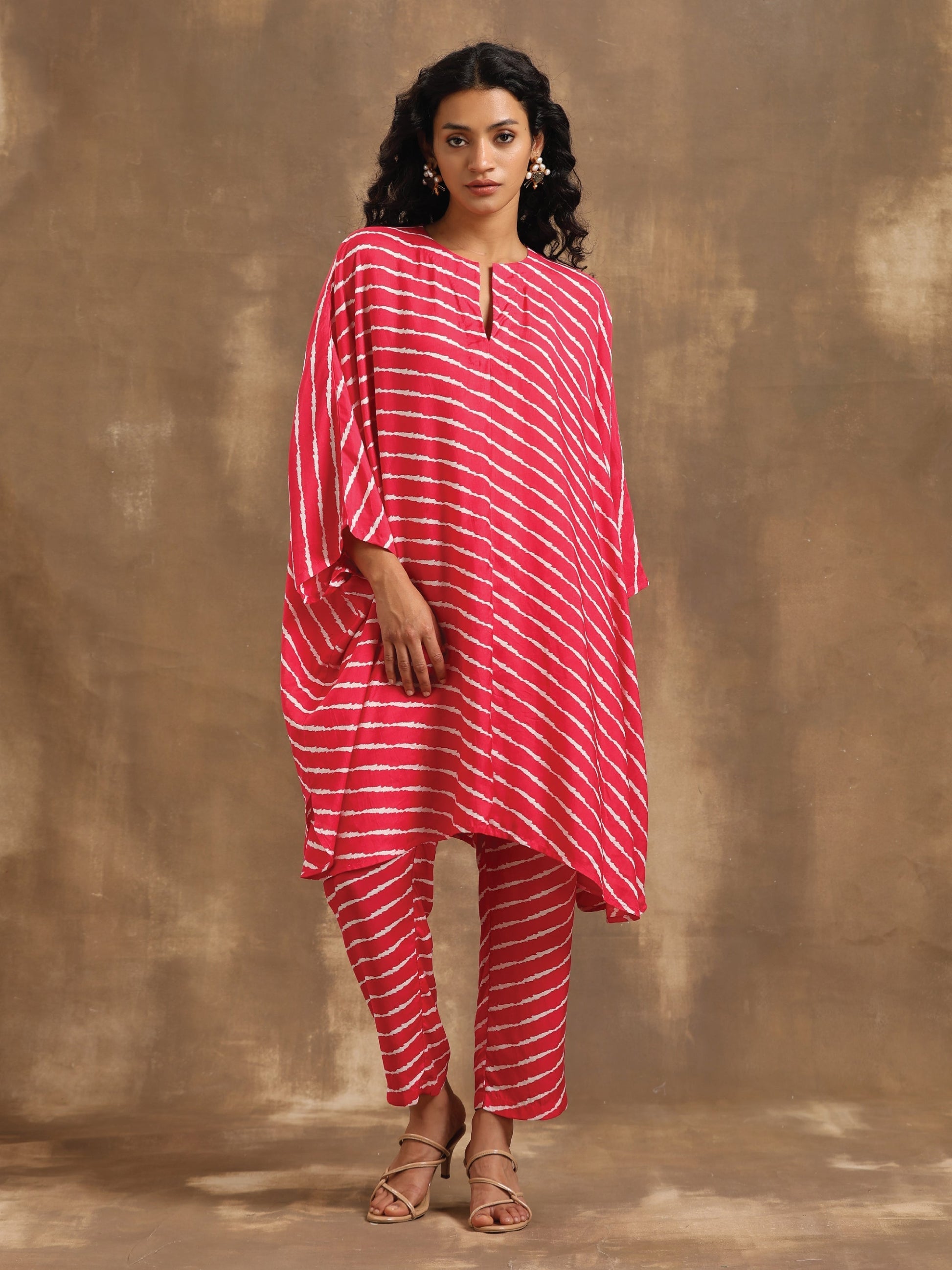 trueBrowns Pink Lehariya Printed Silk Kaftan Co-Ord Set - Swadesiicart