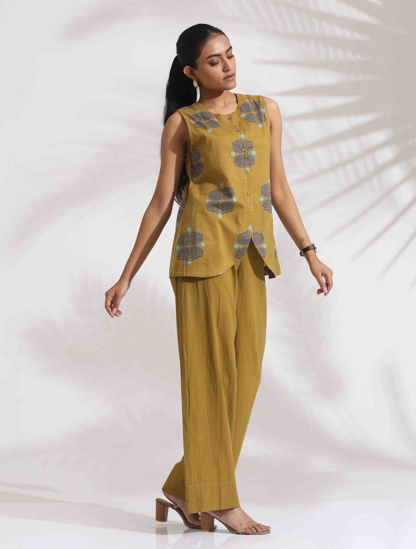 trueBrowns Green Cotton Print Top & Flared Pants Co-ord Set - Swadesiicart