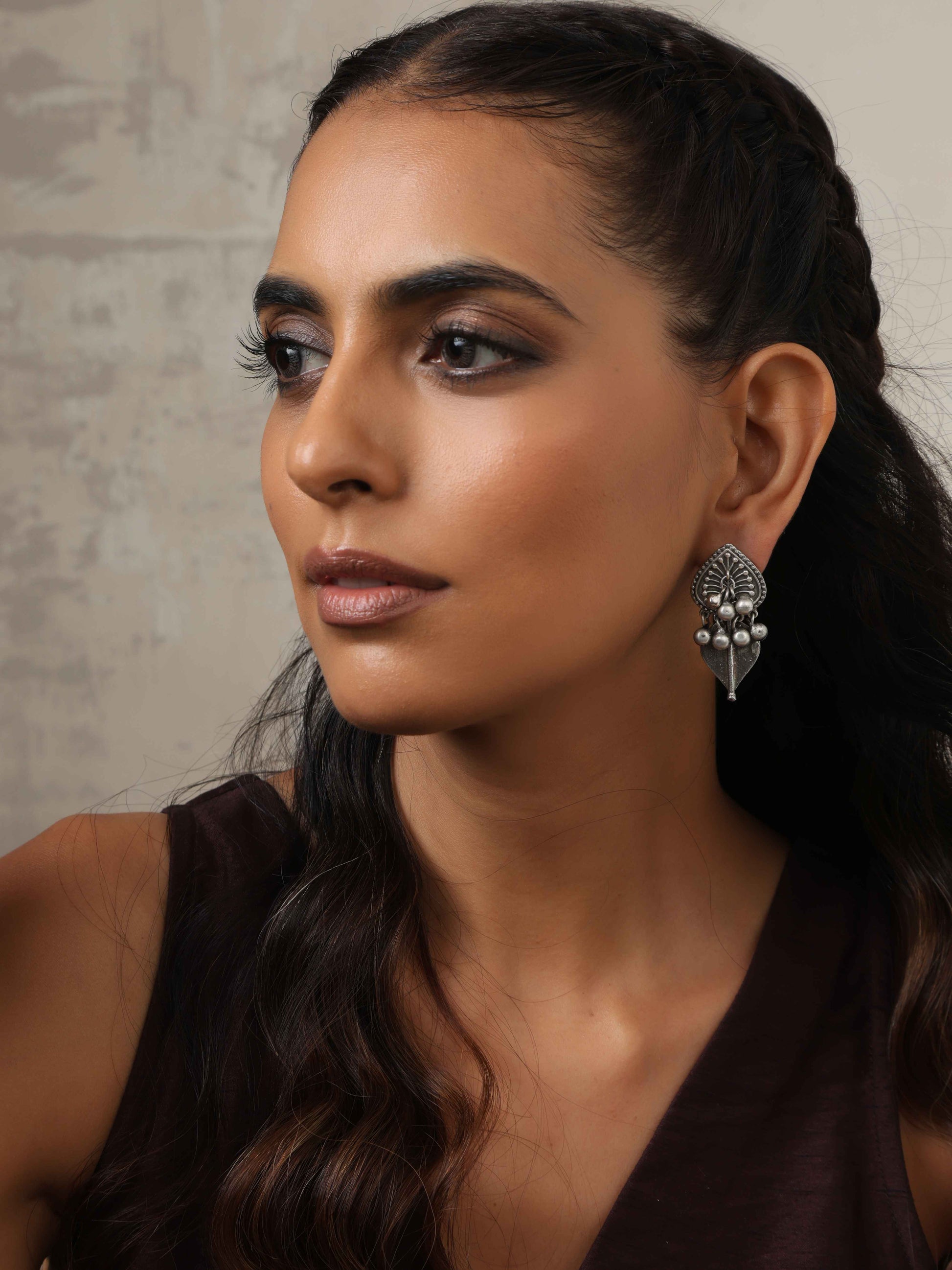 trueBrowns Silver Tone Leaf Stud Earrings - Swadesiicart