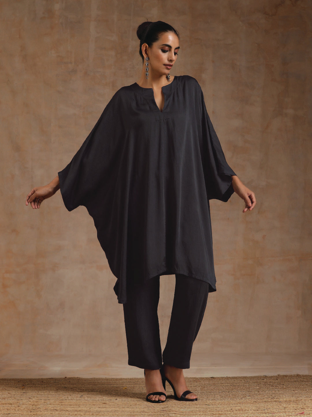 trueBrowns Grey Modal Satin Oversized Round Co-Ord Set - Swadesiicart