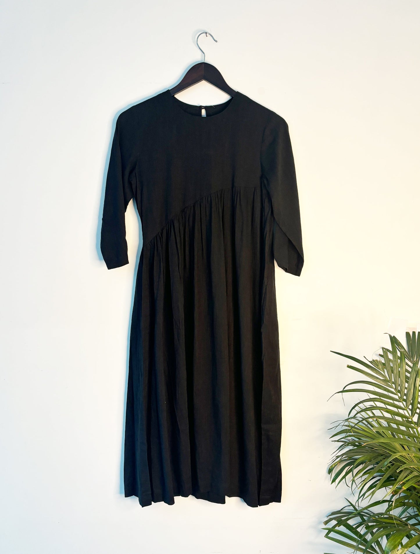 trueBrowns Black Slub Kurta | Swadesiicart