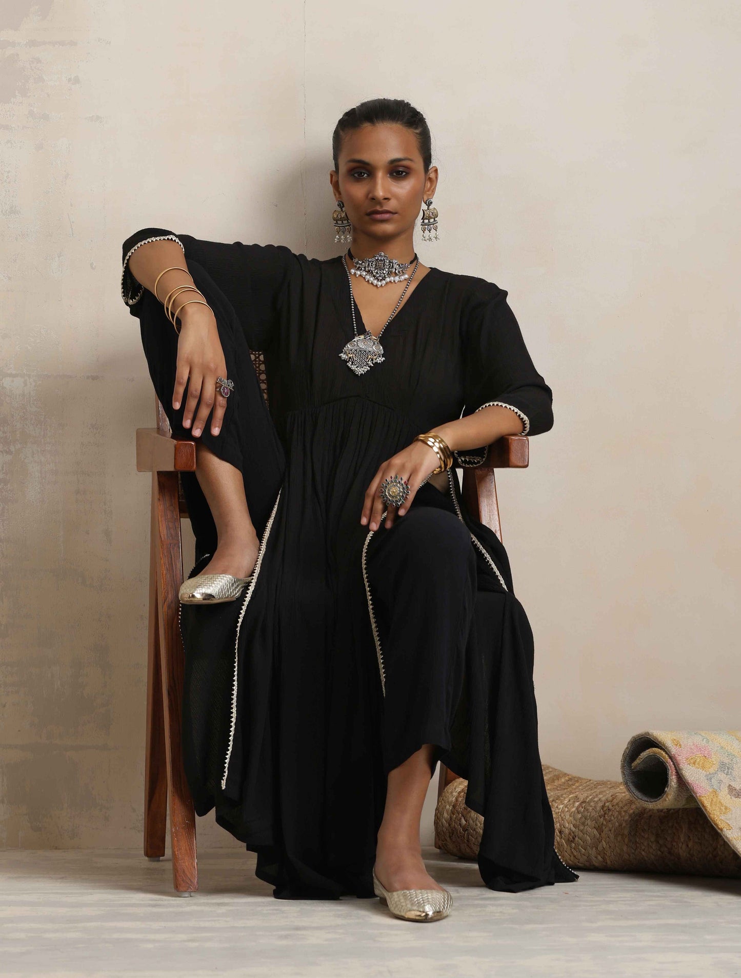 trueBrowns Black Crinkle Anarkali Flared Kurta Set | Swadesiicart