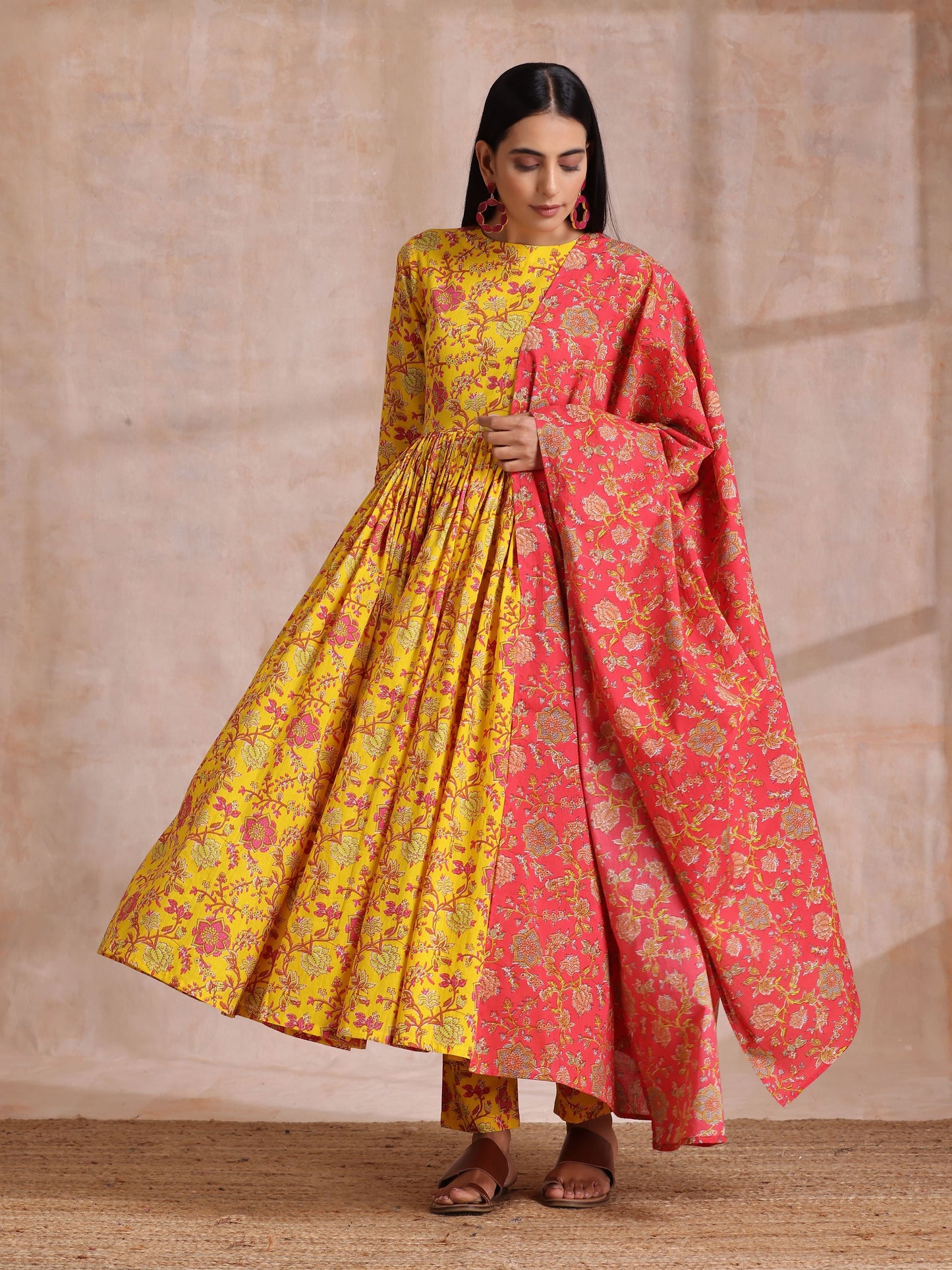 trueBrowns Sunshine Yellow Overall Floral Block Print Cotton Kurta Pant Dupatta Set | Swadesiicart