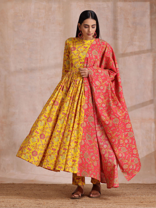 trueBrowns Sunshine Yellow Overall Floral Block Print Cotton Kurta Pant Dupatta Set | Swadesiicart