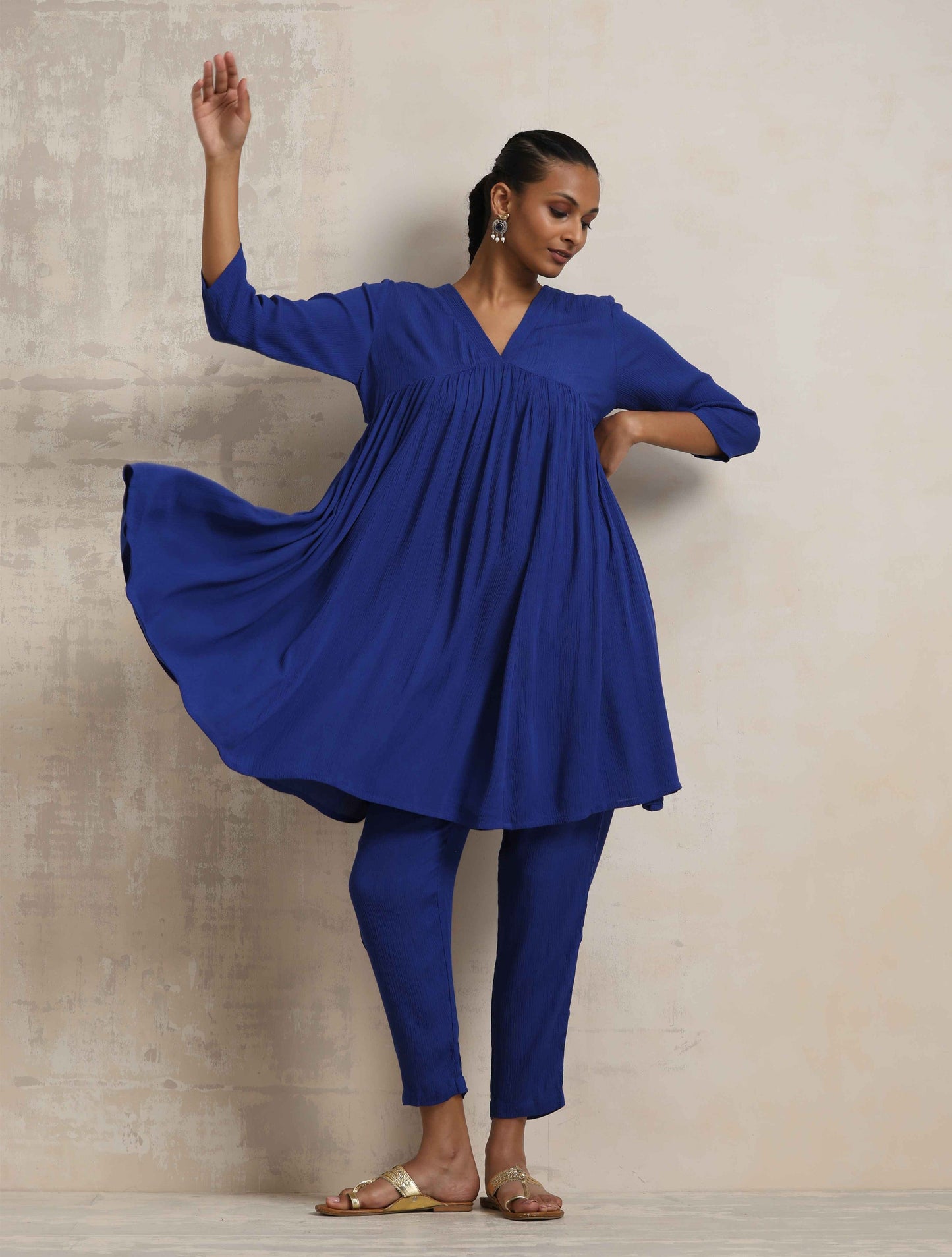 trueBrowns Blue Crinkle Flared Kurta Co-ord Set - Swadesiicart