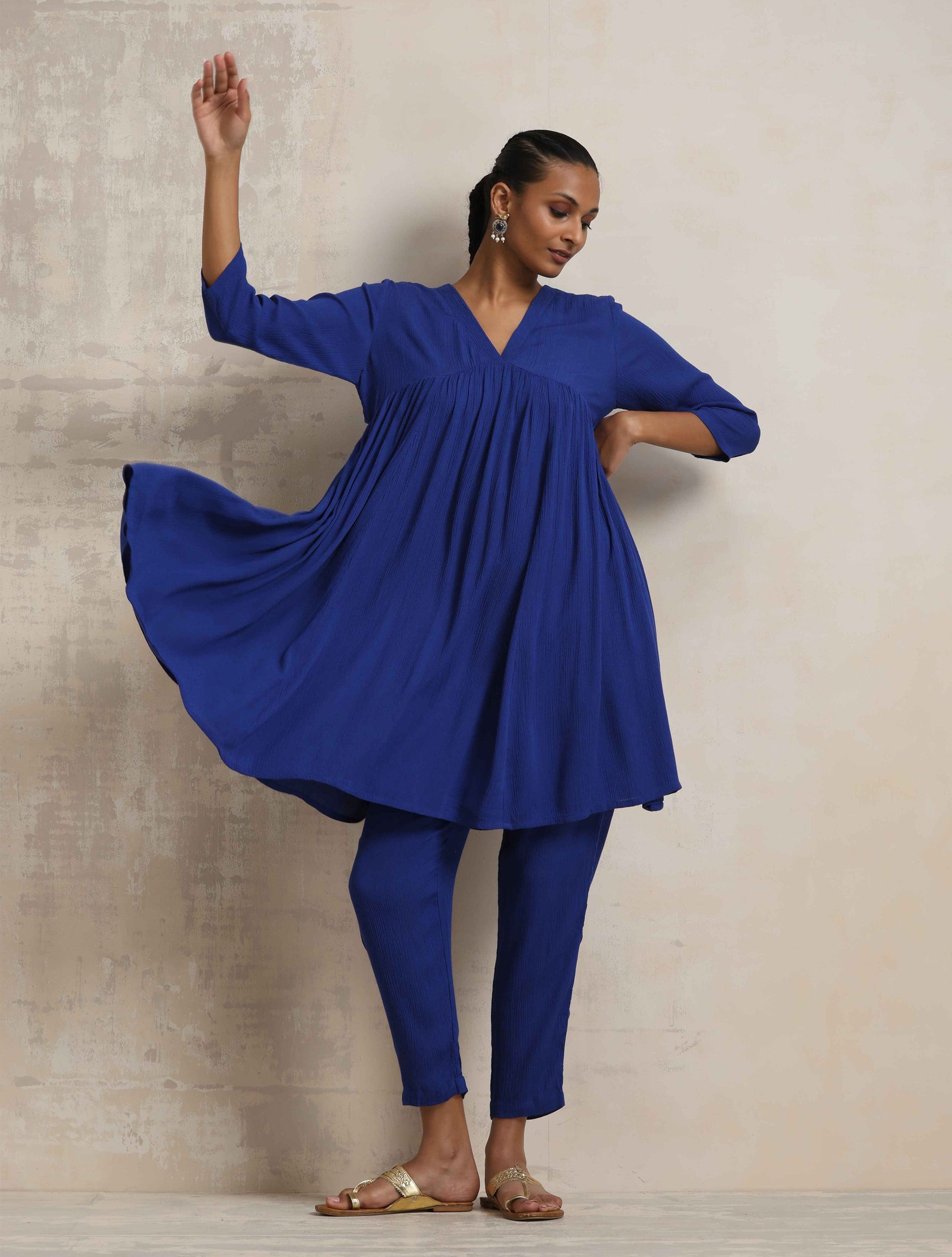 trueBrowns Blue Crinkle Flared Kurta Co-ord Set - Swadesiicart