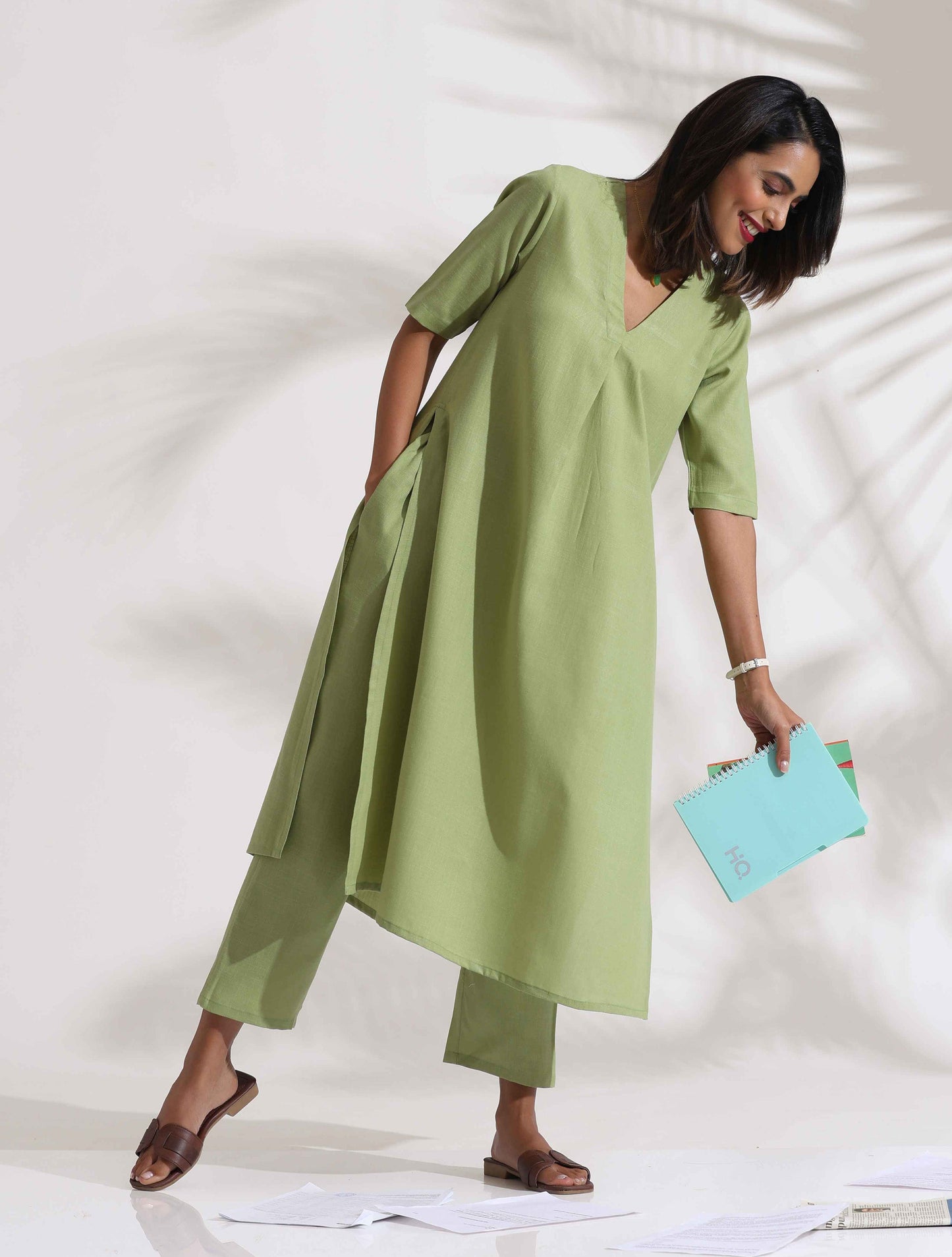 trueBrowns Green Slub Kurta Set | Swadesiicart