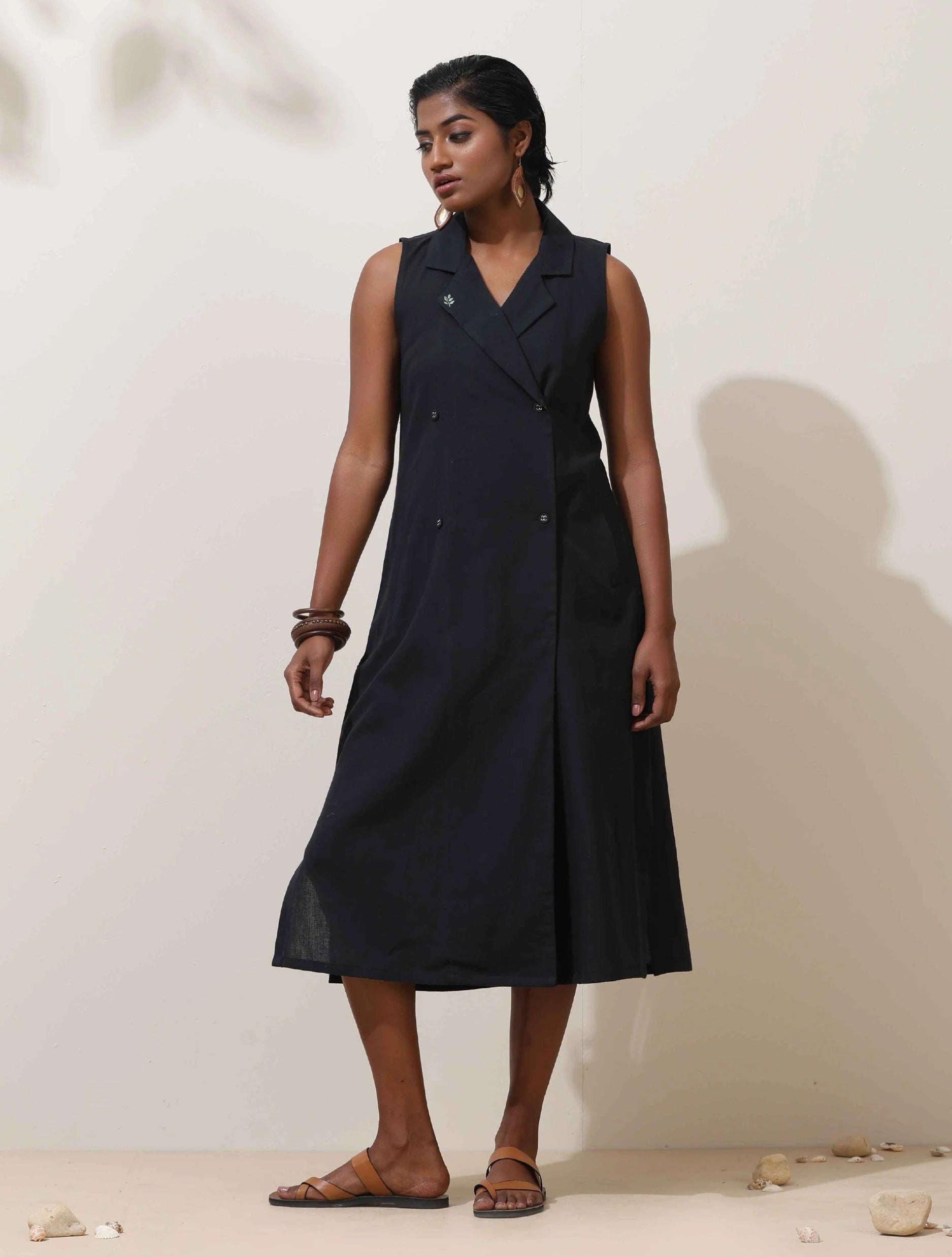 trueBrowns Black Cotton Linen Dress | Swadesiicart
