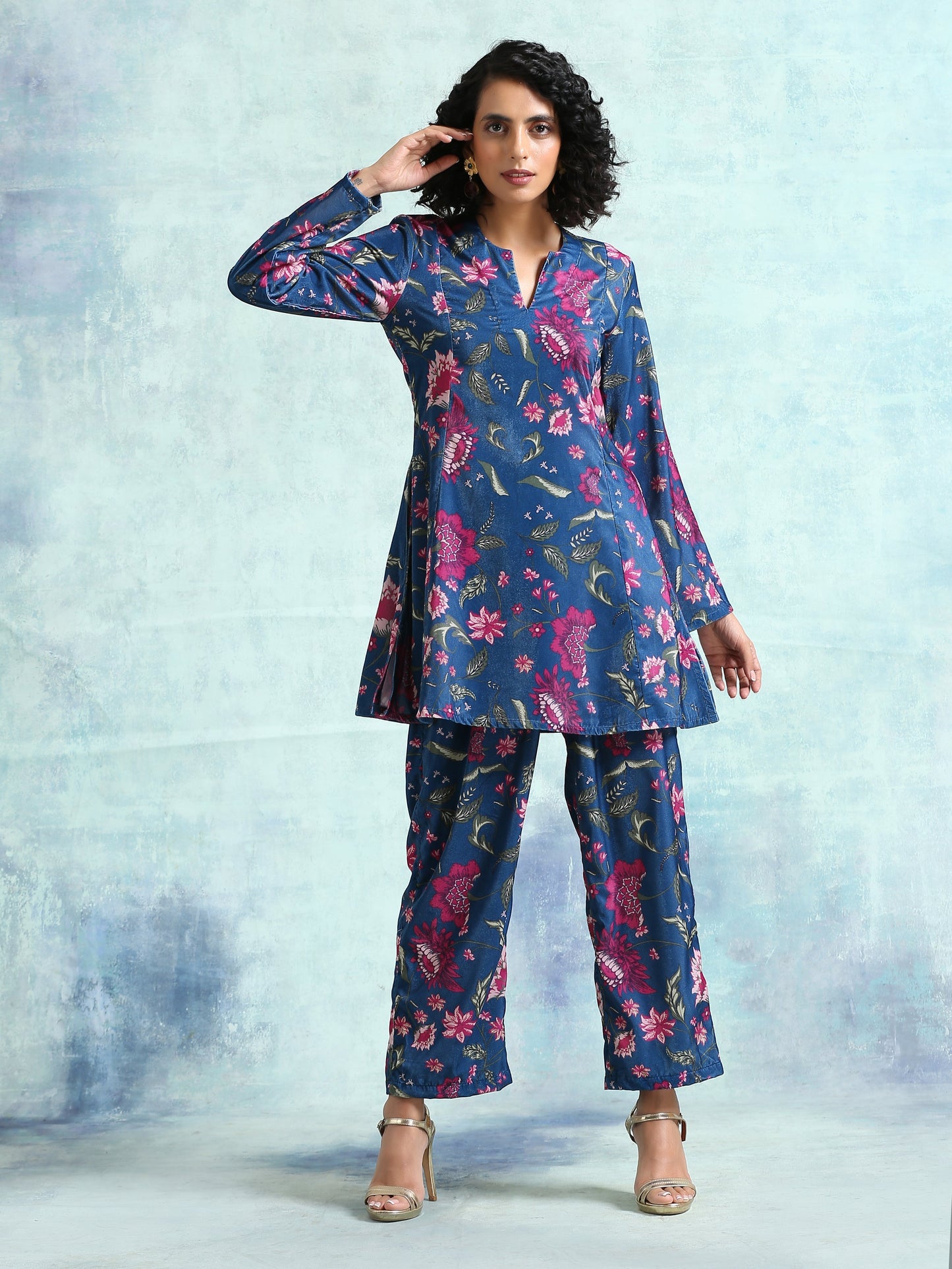 trueBrowns Blue Printed Velvet Co-Ord Set - Swadesiicart