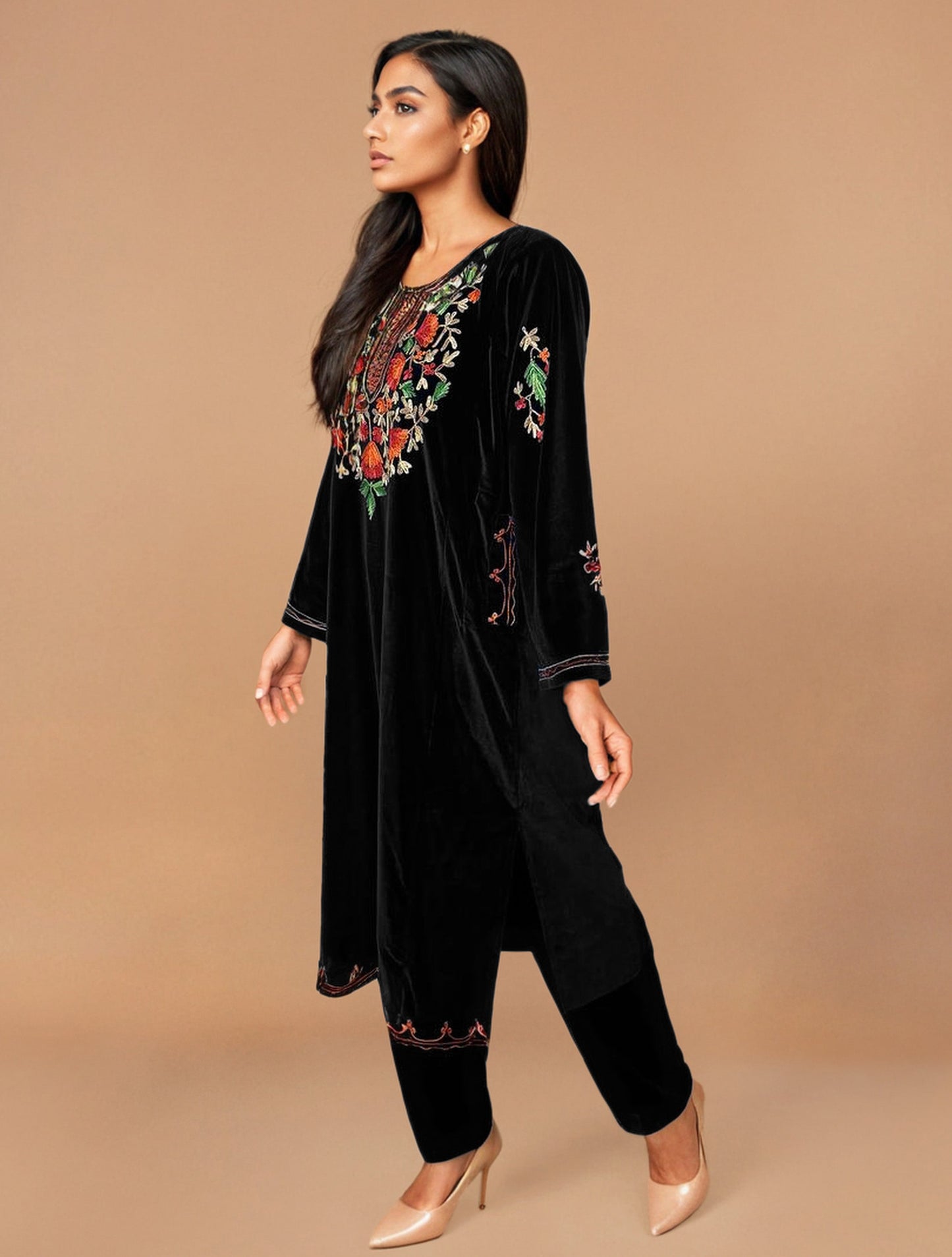 trueBrowns Black Velvet Embroidered Kurta Set | Swadesiicart