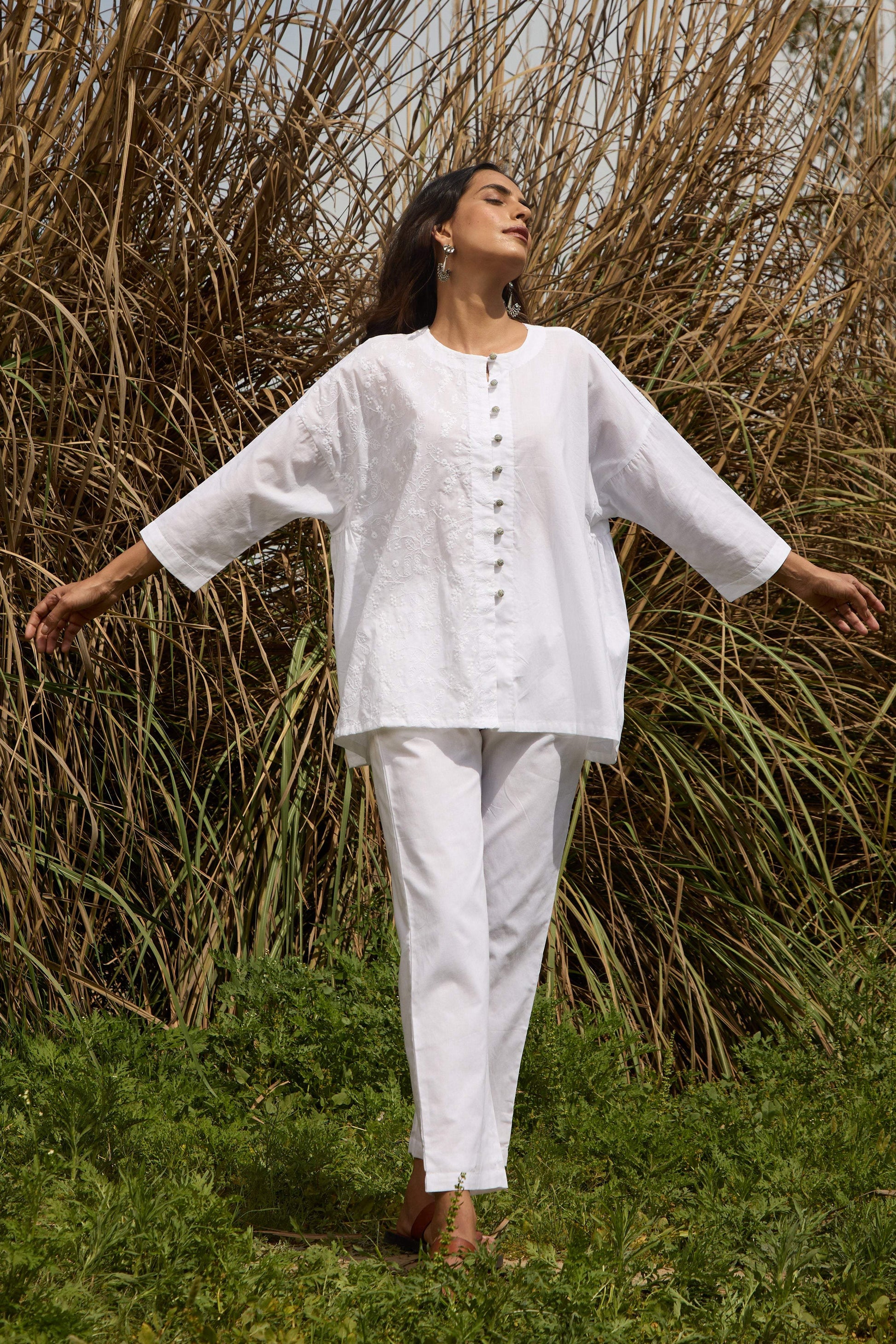trueBrowns White Cotton Embroidered Relaxed Co-ord Set - Swadesiicart