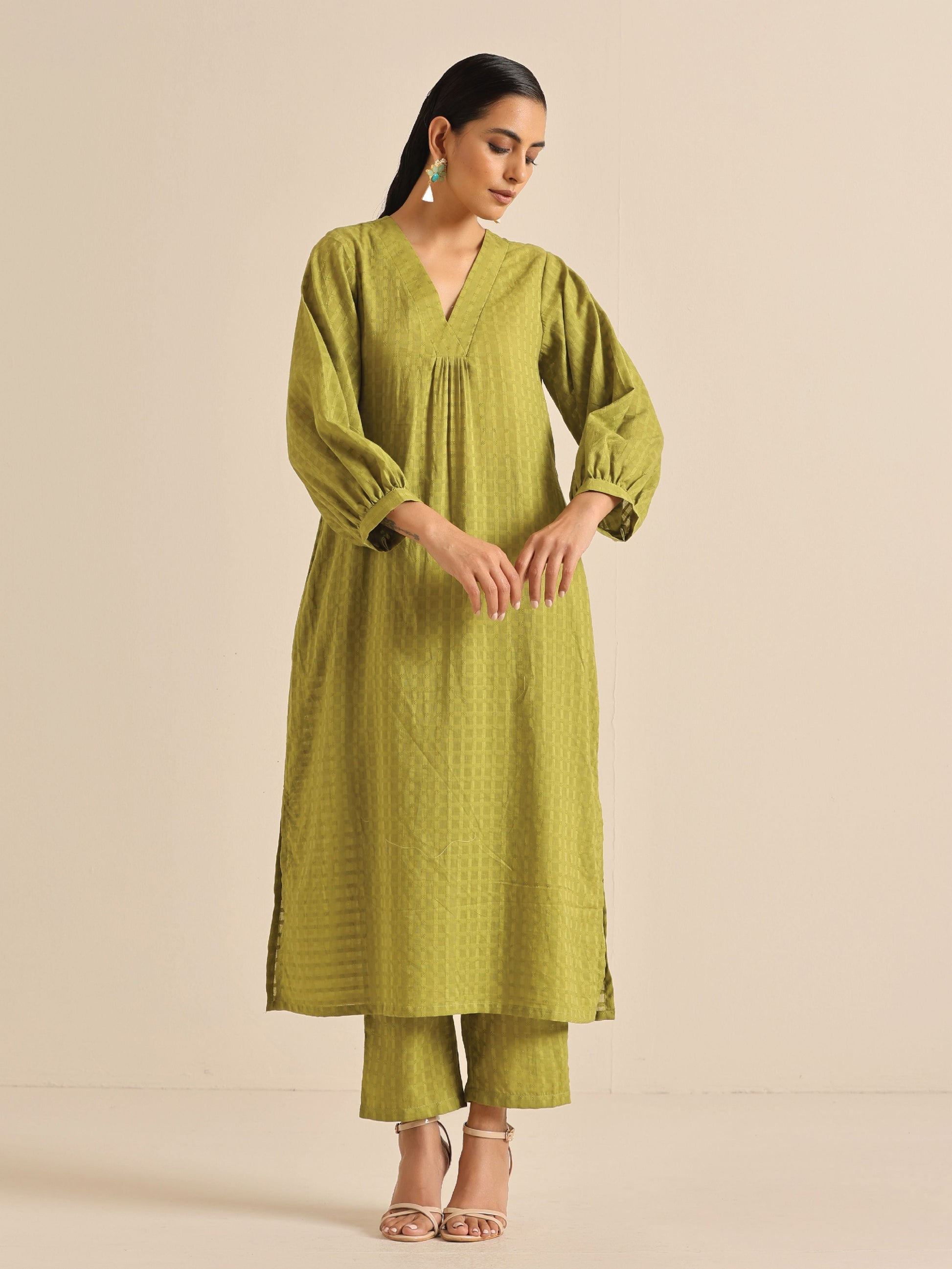 trueBrowns Fresh Green Dobby Puff Sleeve Kurta Pant Set | Swadesiicart