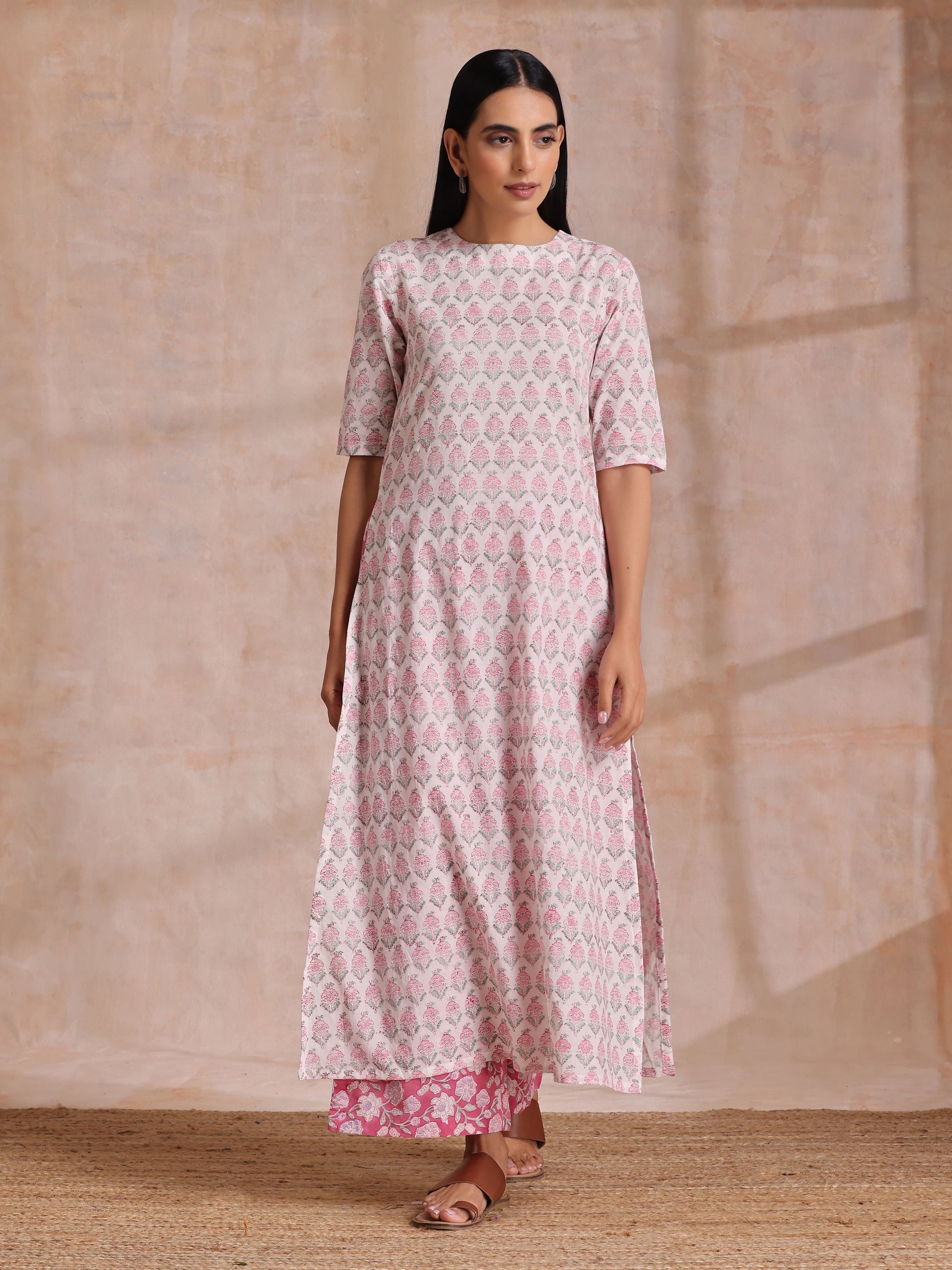 trueBrowns Pink Green Floral On White Block Print Cotton Slit Kurta Pant Set | Relove | Swadesiicart