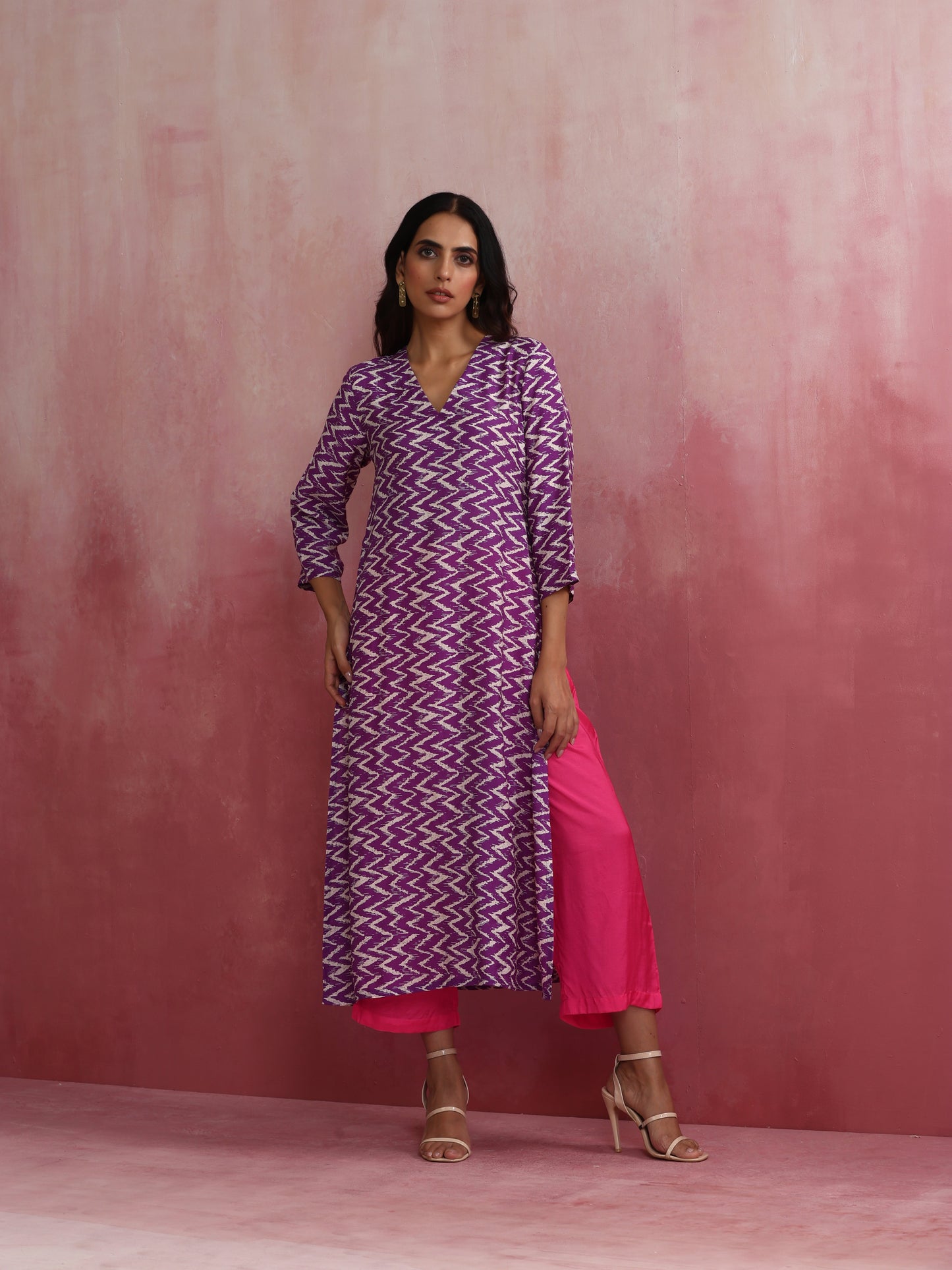 trueBrowns Purple Muslin Silk Printed Kurta Set | Swadesiicart