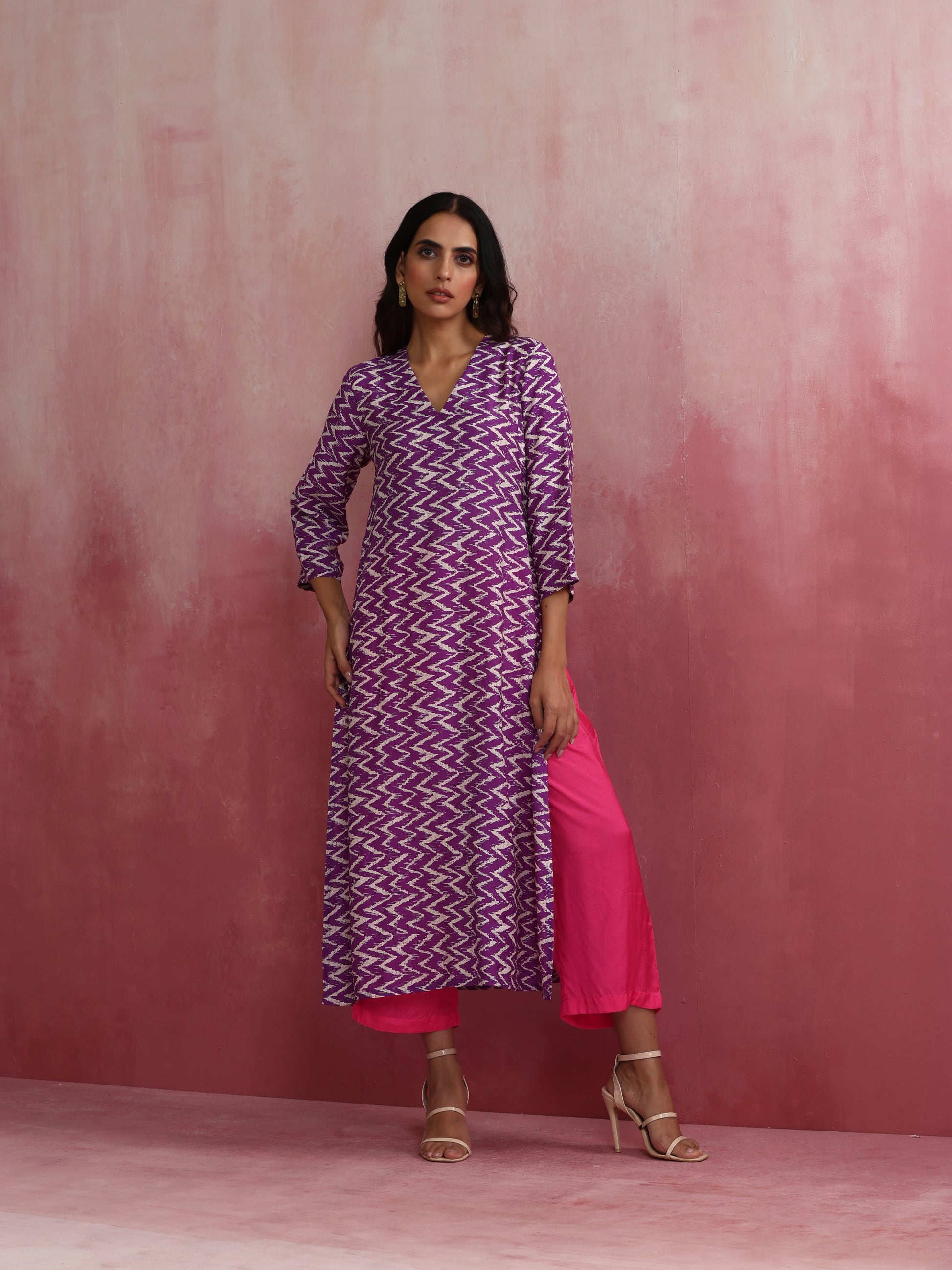trueBrowns Purple Muslin Silk Printed Kurta Set | Swadesiicart