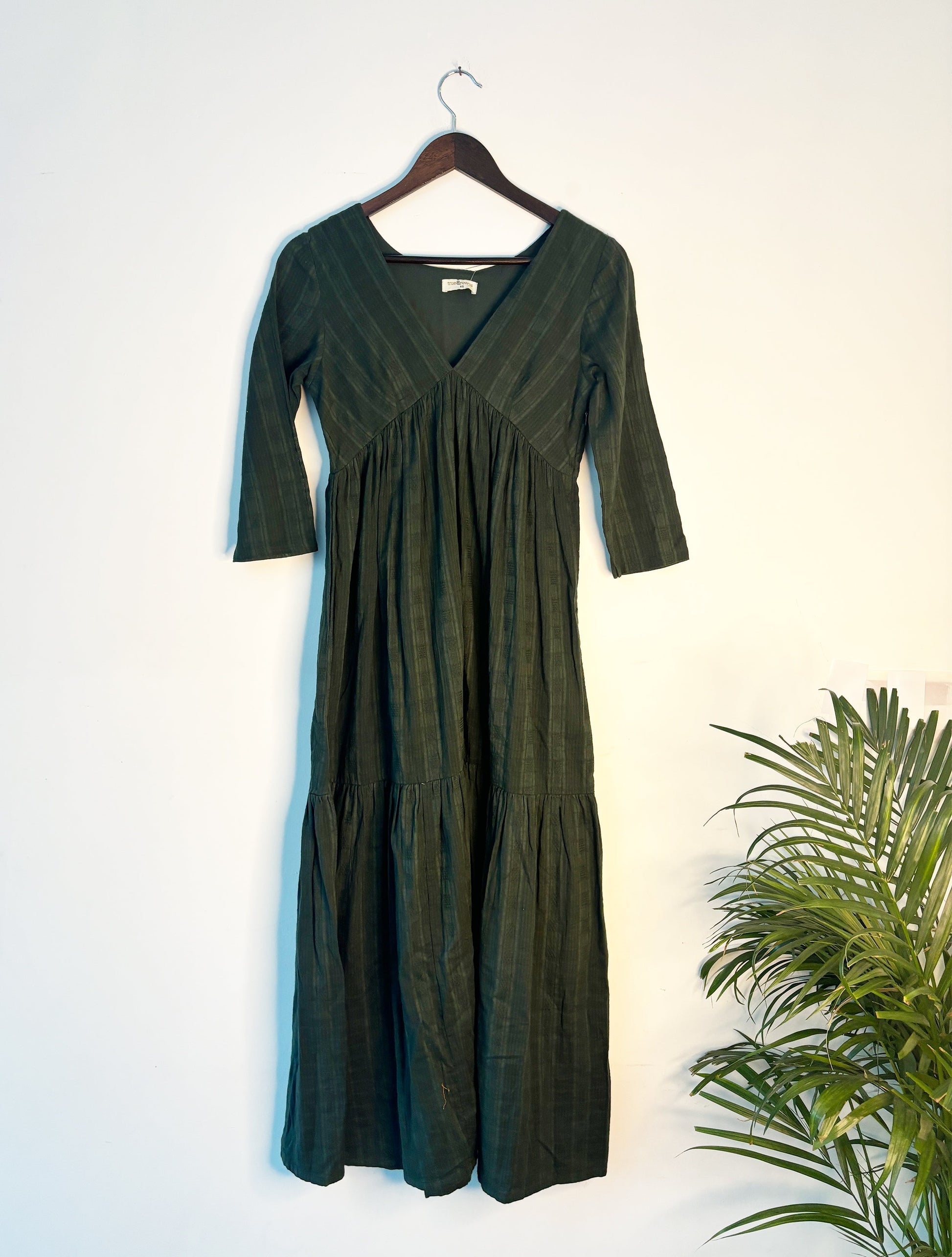 trueBrowns Charcoal Green Check Dobby Dress | Swadesiicart
