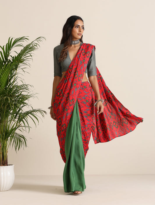 trueBrowns Red Muslin Ikat Saree | Swadesiicart