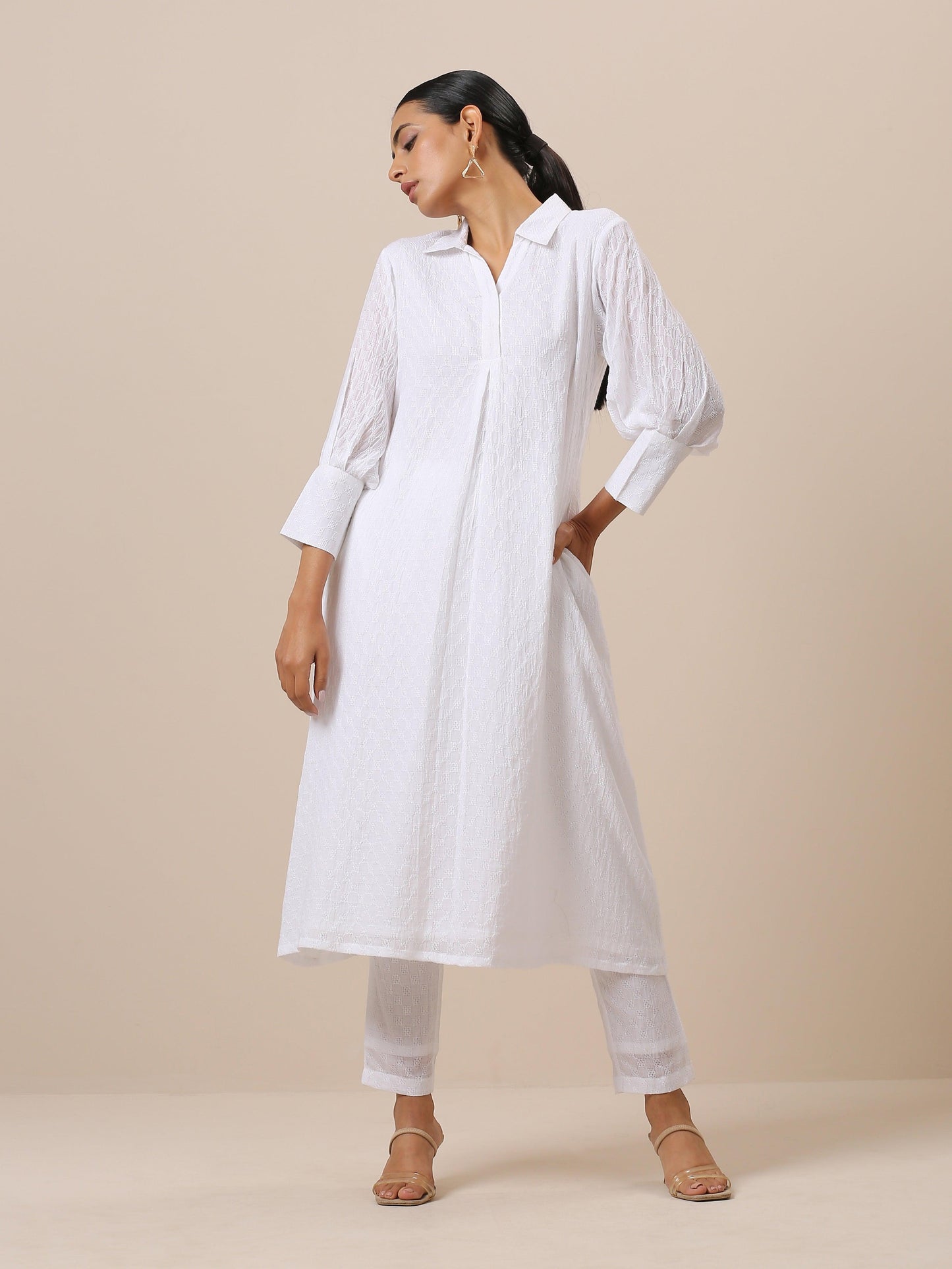 trueBrowns Cotton White Weave Collar Kurta Pant Set | Relove | Swadesiicart