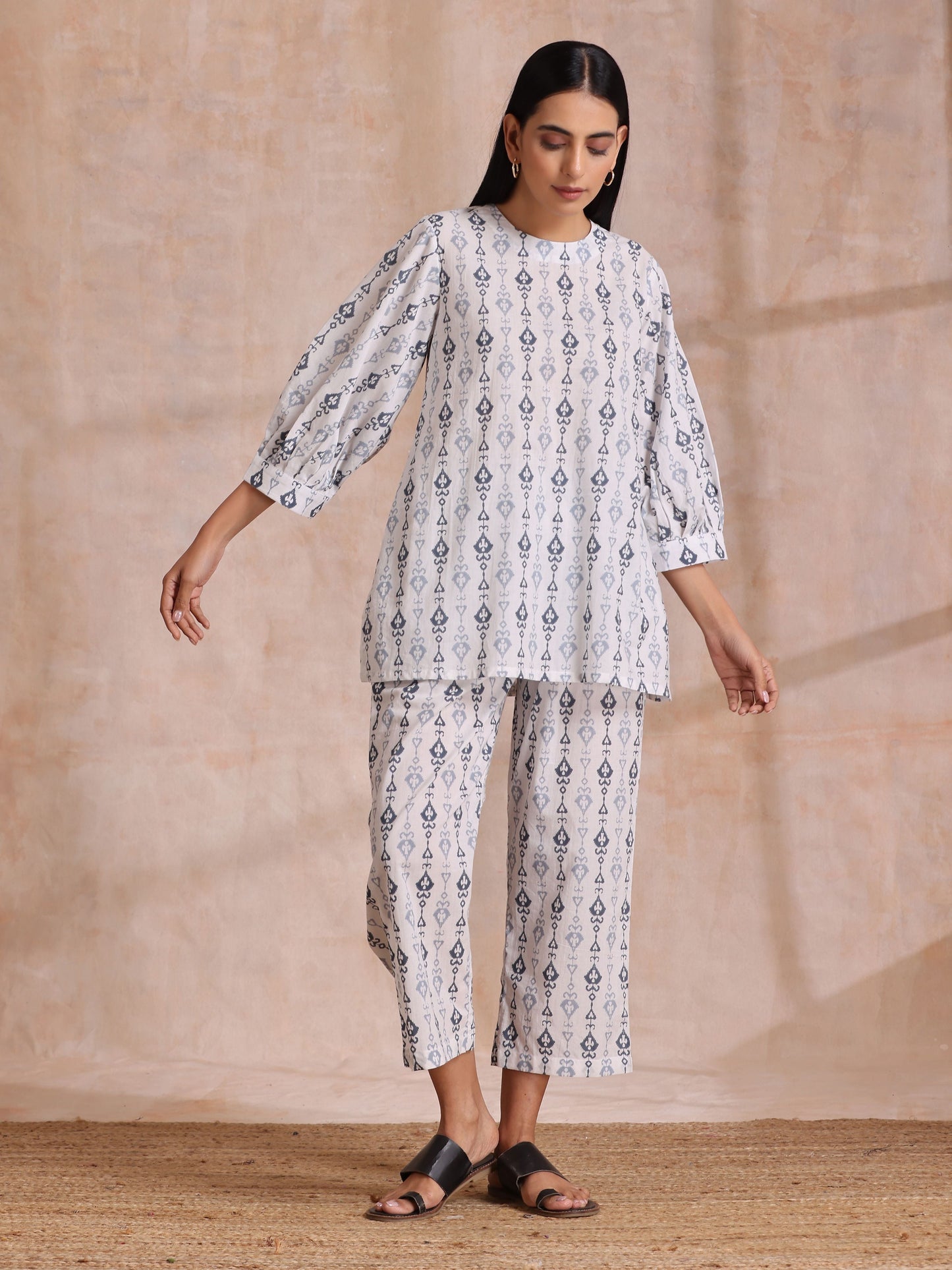 trueBrowns Grey On White Ikat Print Cotton Baggy Sleeve Co-Ord Set - Swadesiicart