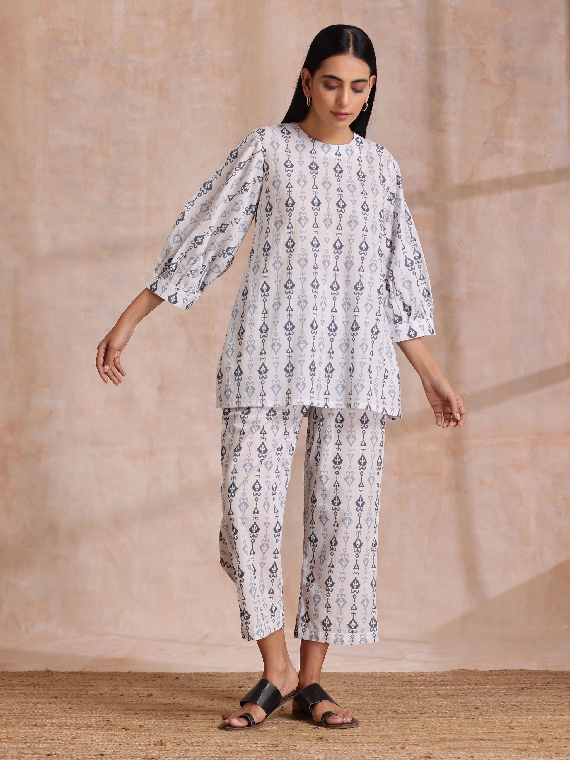 trueBrowns Grey On White Ikat Print Cotton Baggy Sleeve Co-Ord Set - Swadesiicart