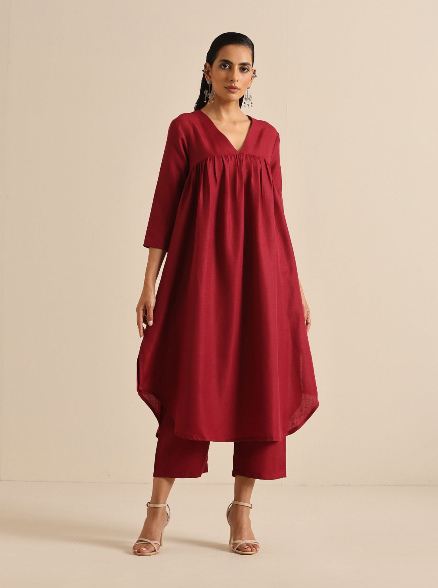 trueBrowns Maroon Slub Gathered Kurta Pant Set | Swadesiicart