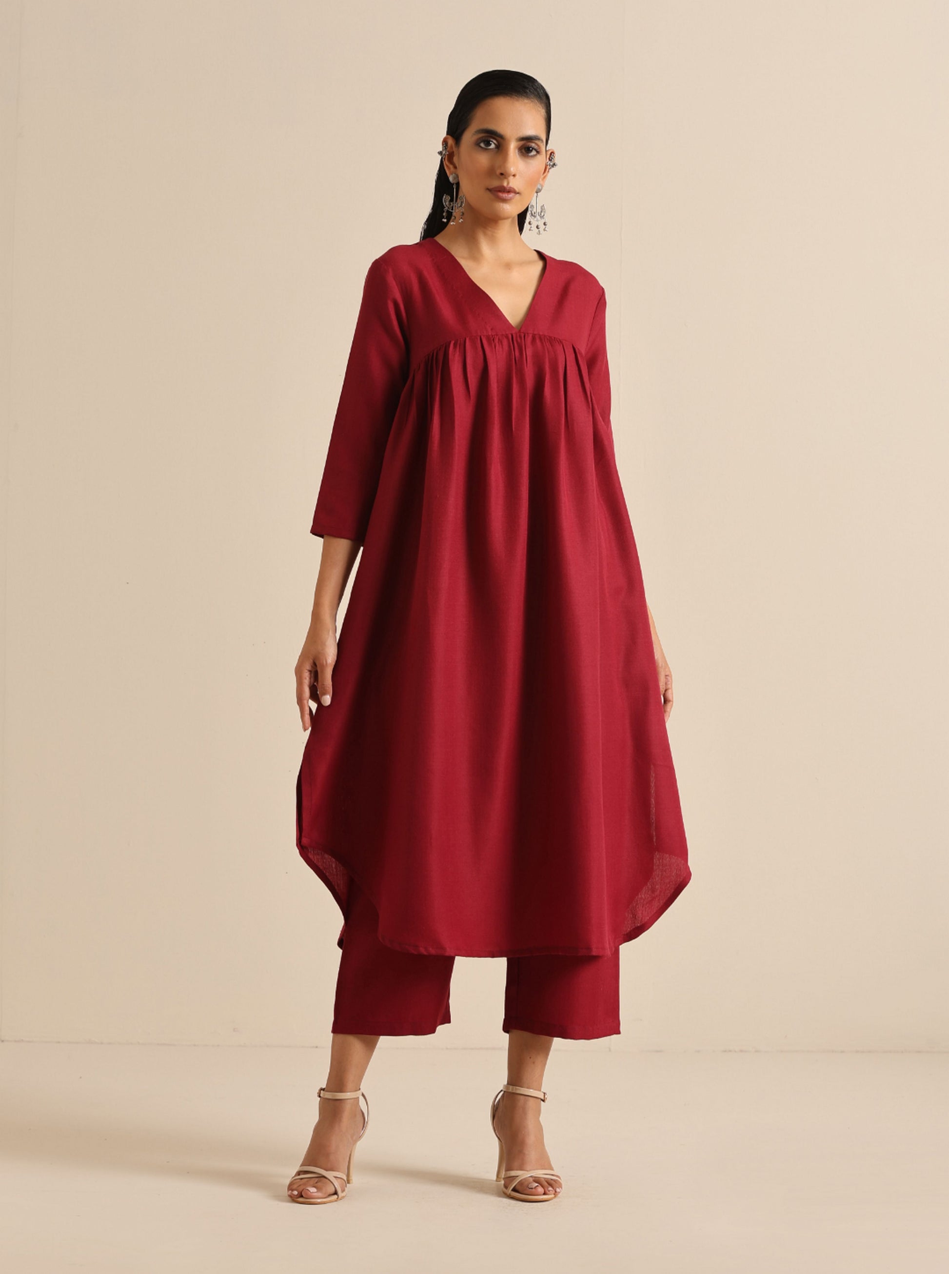 trueBrowns Maroon Slub Gathered Kurta Pant Set | Swadesiicart