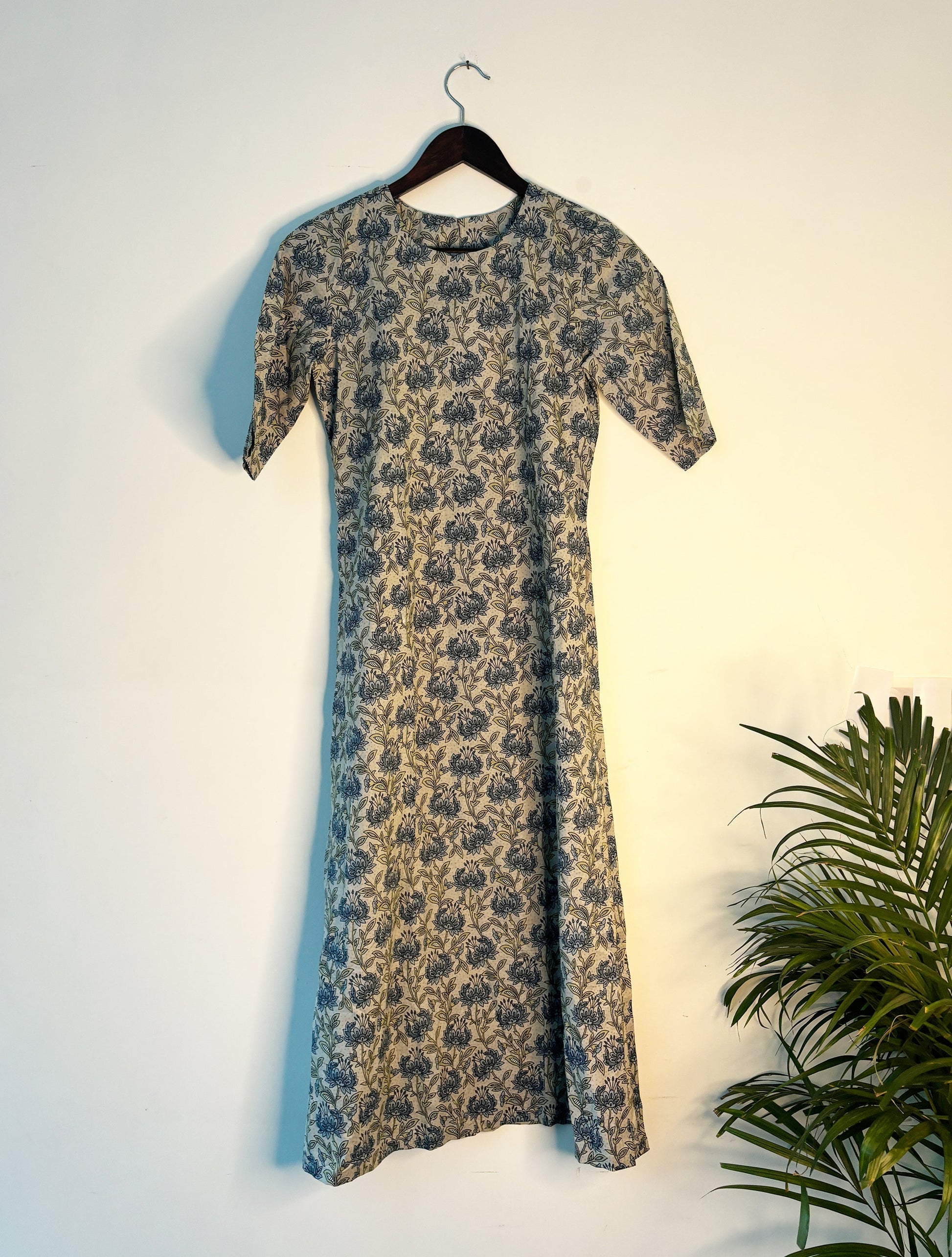 trueBrowns Blue Floral Print Kurta | Swadesiicart