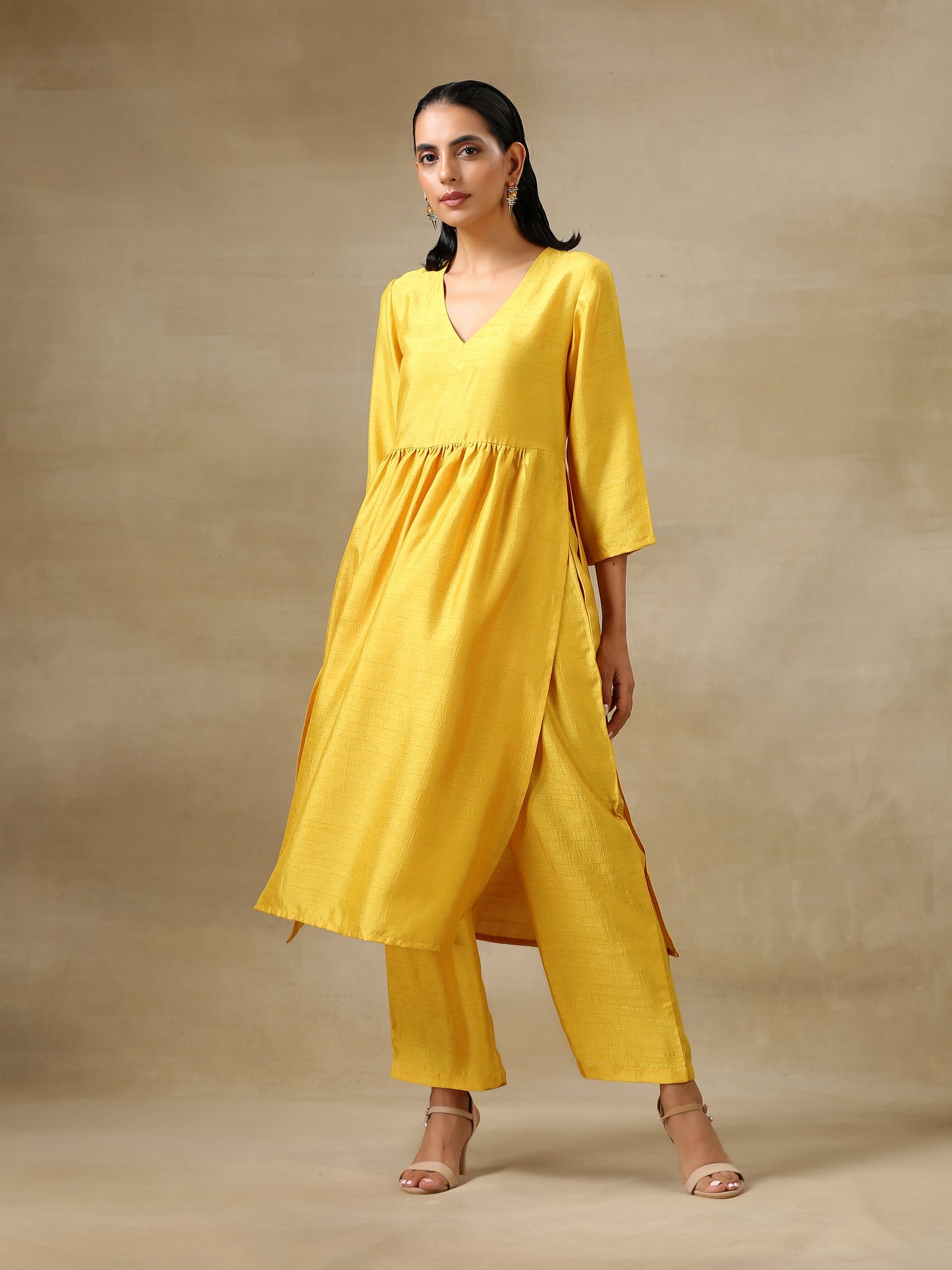 trueBrowns Yellow Textured Silk High Slit Gathered Kurta Set | Swadesiicart