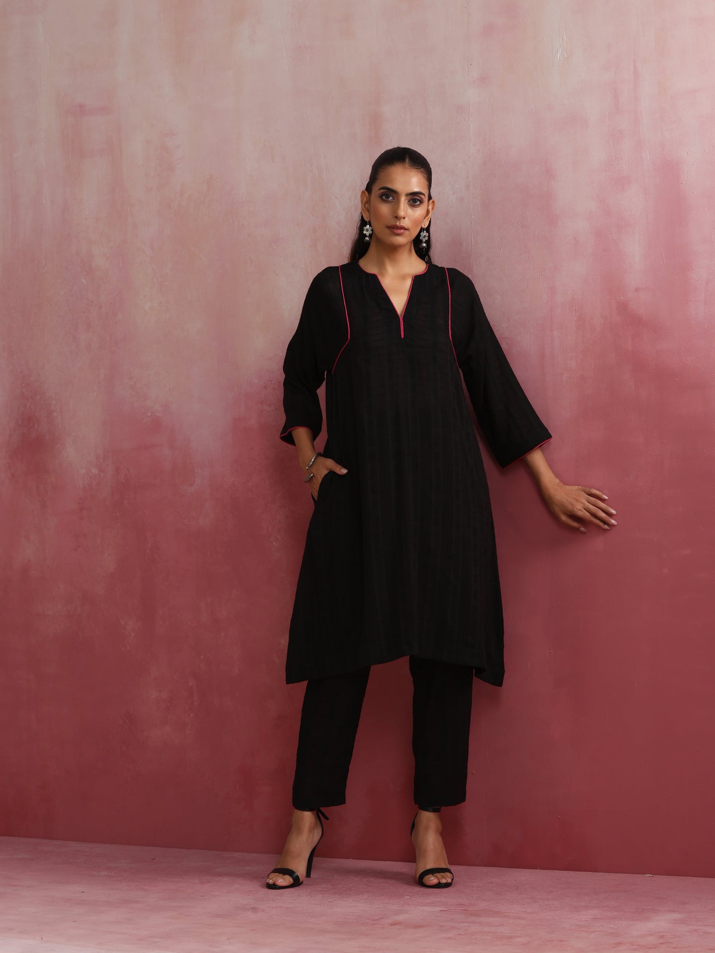 trueBrowns Black Cotton Dobby Kurta Co-ord set - Swadesiicart