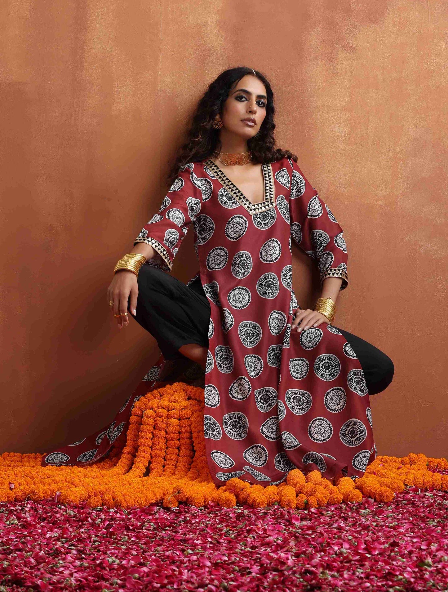 trueBrowns Maroon Print High Slit Kurta Set | Swadesiicart