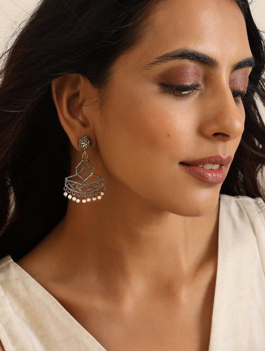 trueBrowns Silver Jaali Earrings | Swadesiicart