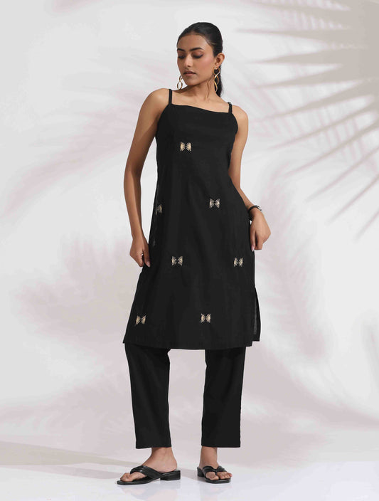 trueBrowns Black Cotton Embroidered Straight Kurta Set - Swadesiicart