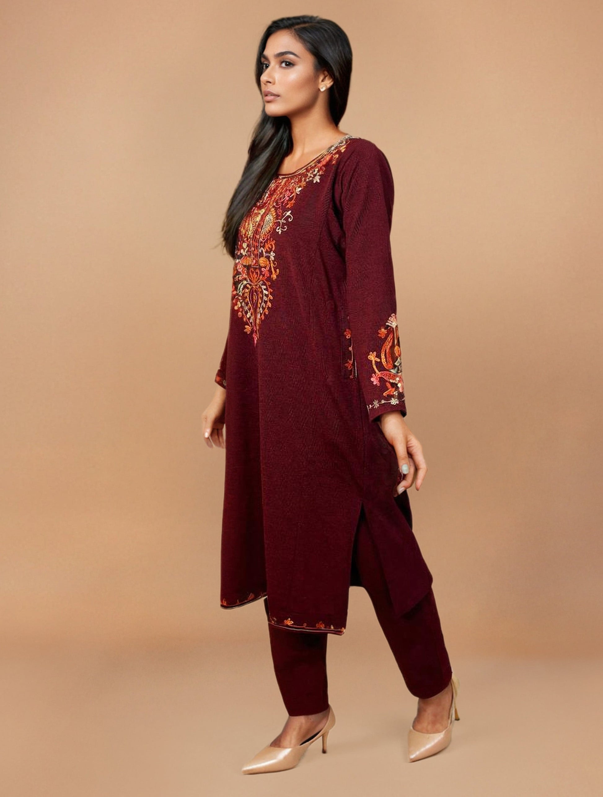 trueBrowns Maroon Embroidered Woollen Phiran Kurta Set | Swadesiicart