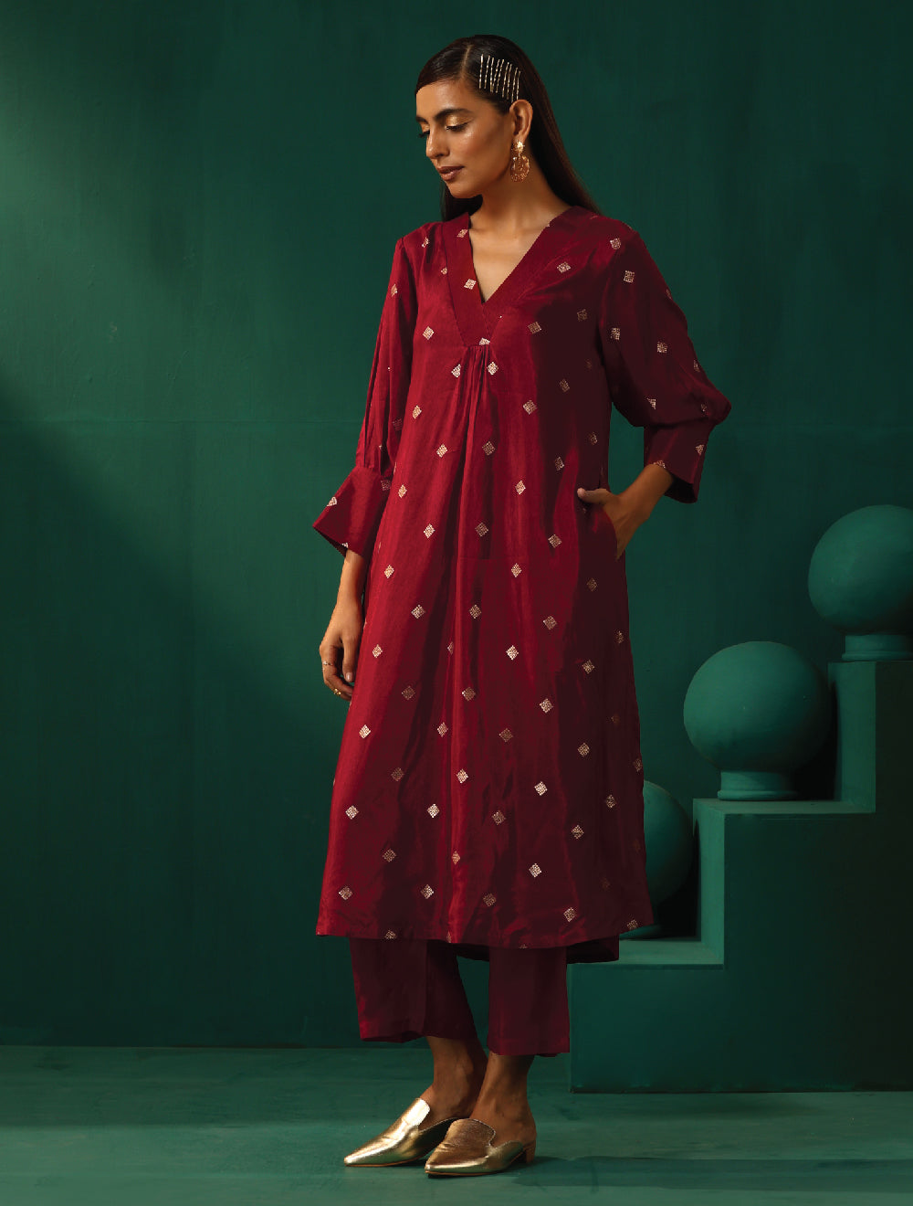 trueBrowns Maroon Diamond Viscose Silk Puff Sleeve Kurta Pant Set | Swadesiicart