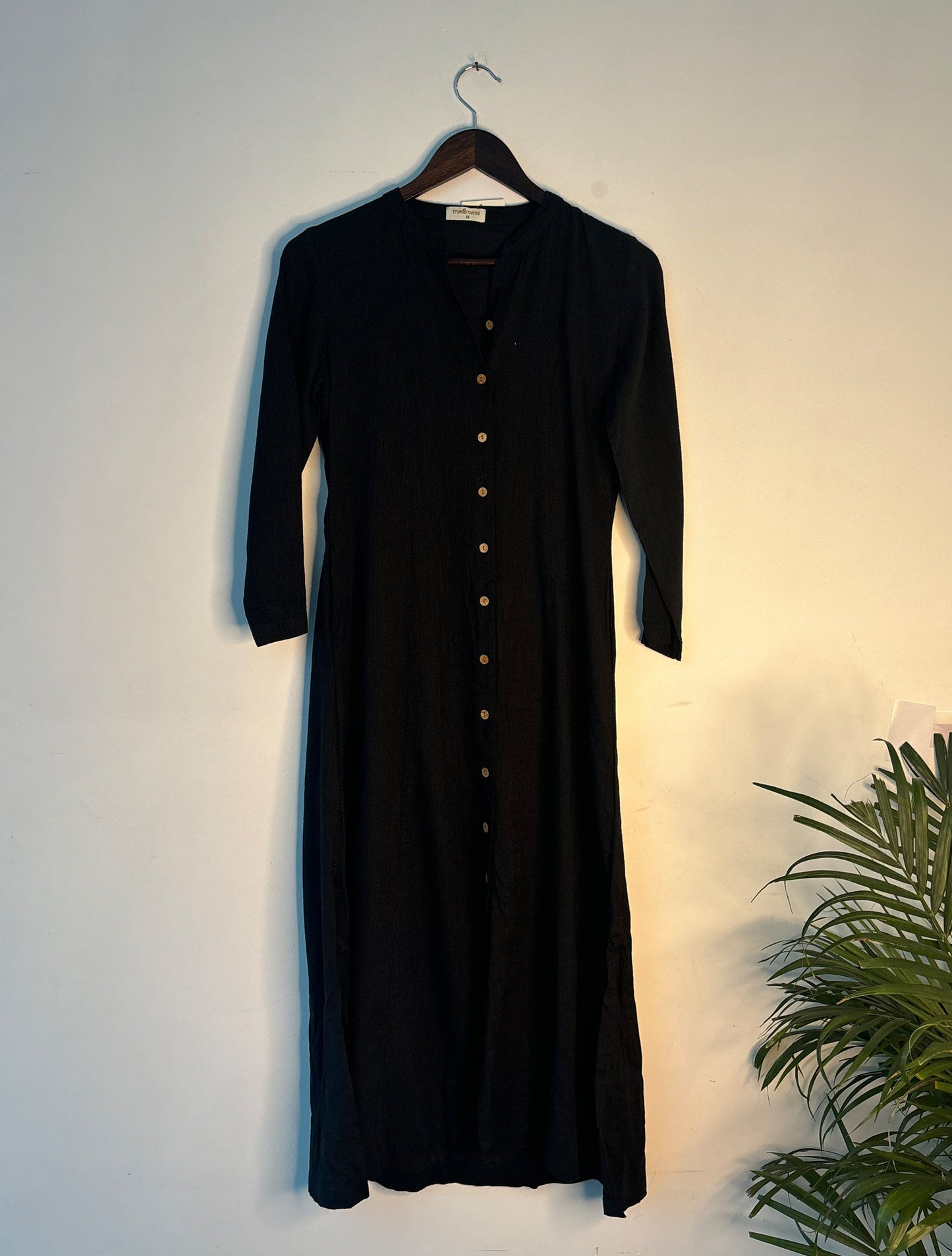 trueBrowns Black Slub Button Up Kurta | Swadesiicart