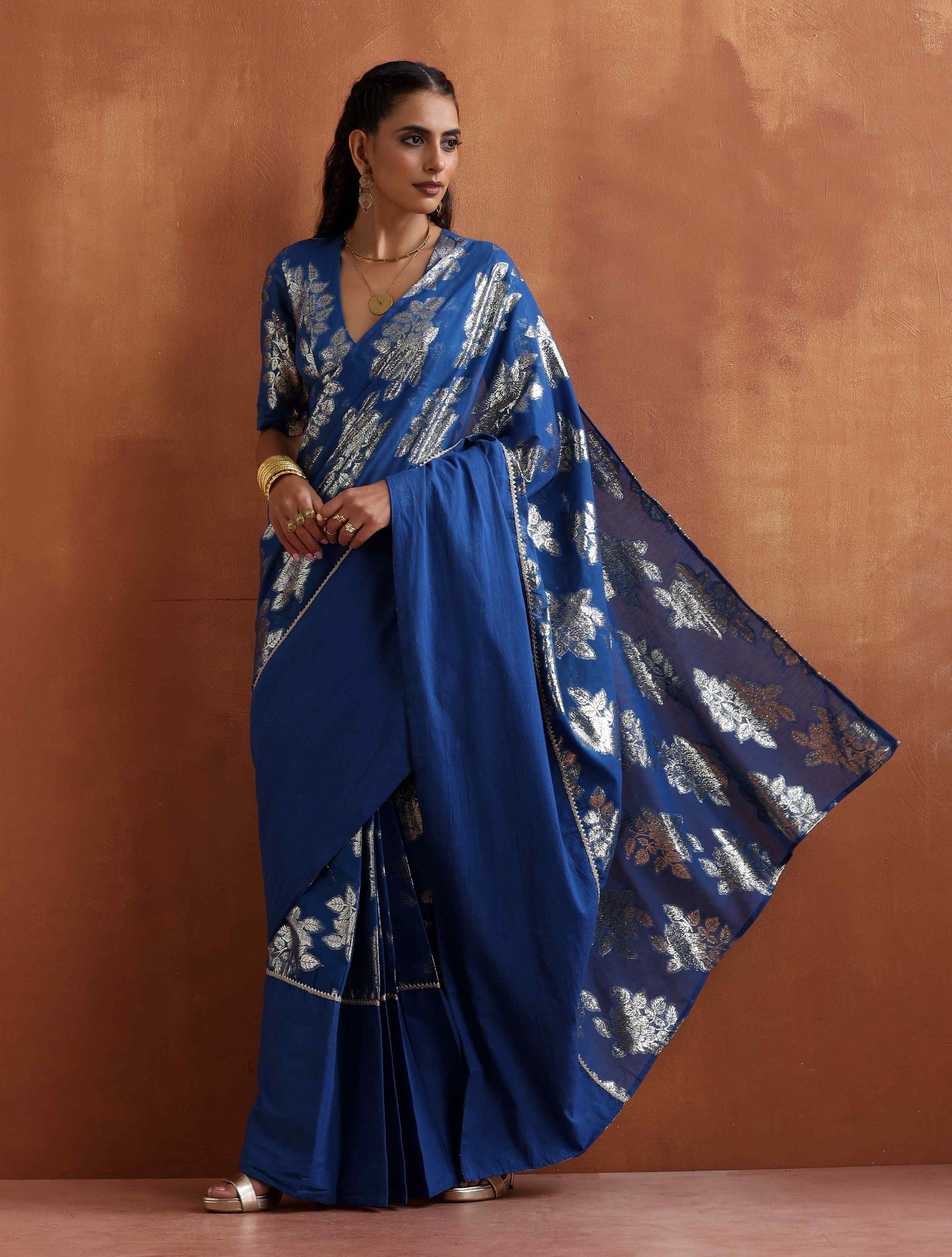 trueBrowns Blue Metallic Ready To Wear Saree | Swadesiicart