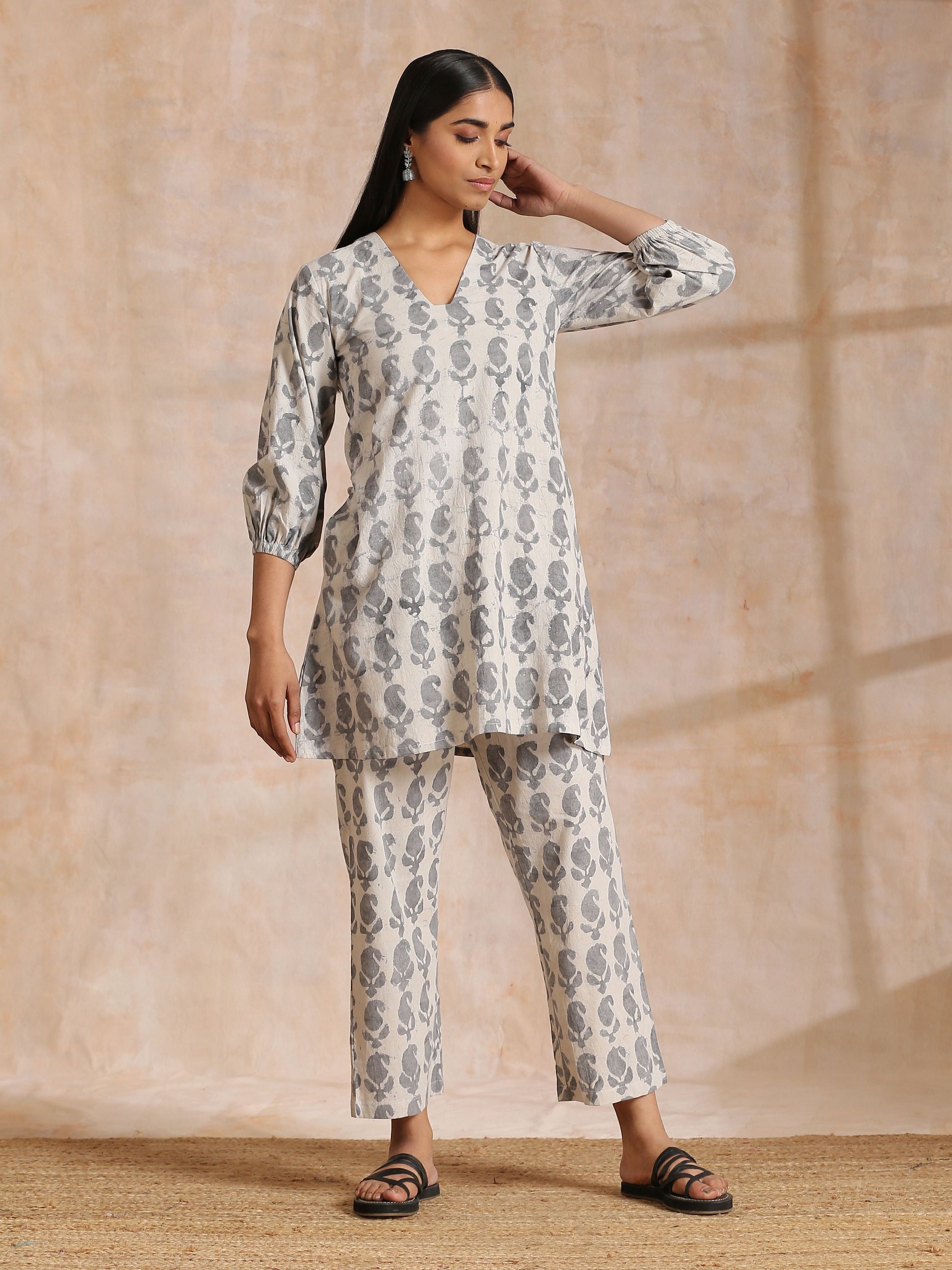 trueBrowns Grey Dabu Buta Print Cotton V-Square Neck Co-Ord Set - Swadesiicart