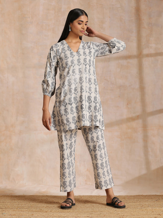 trueBrowns Grey Dabu Buta Print Cotton V-Square Neck Co-Ord Set - Swadesiicart