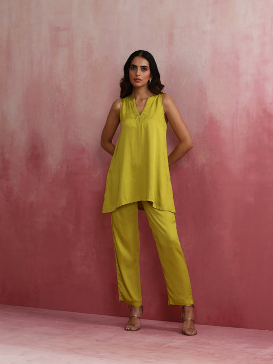 trueBrowns Lime Green Short Kurta Co-ord set - Swadesiicart
