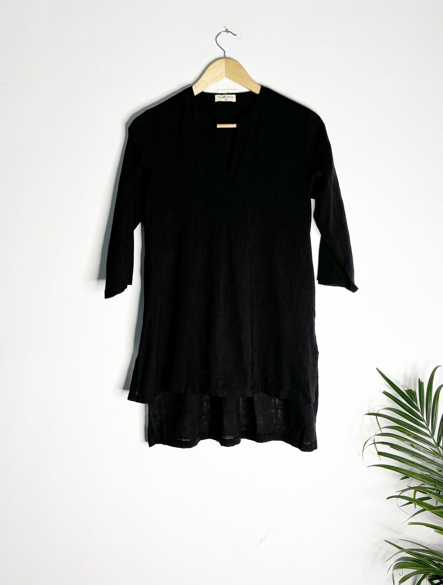 trueBrowns Black Slub Short Top | Swadesiicart
