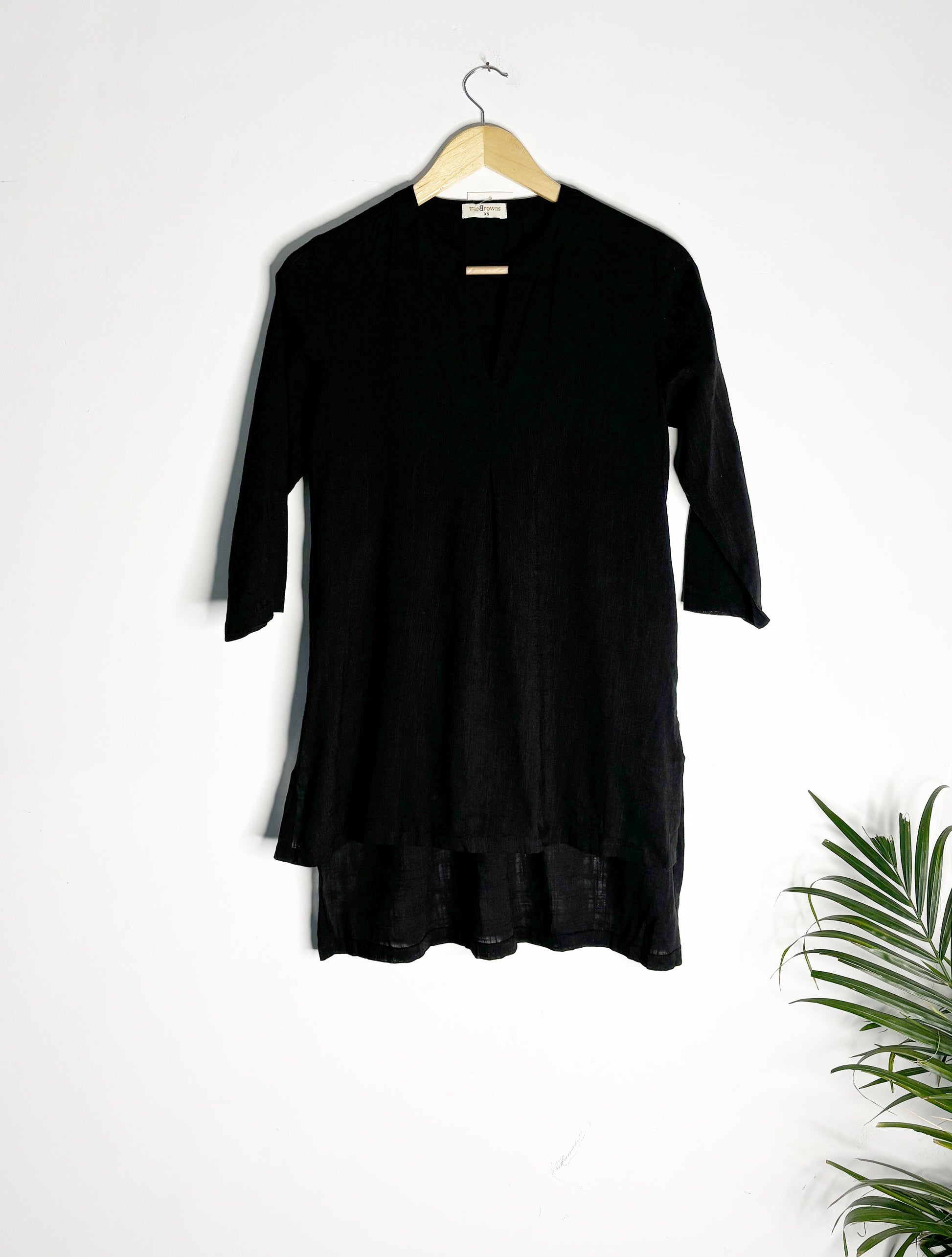 trueBrowns Black Slub Short Top | Swadesiicart