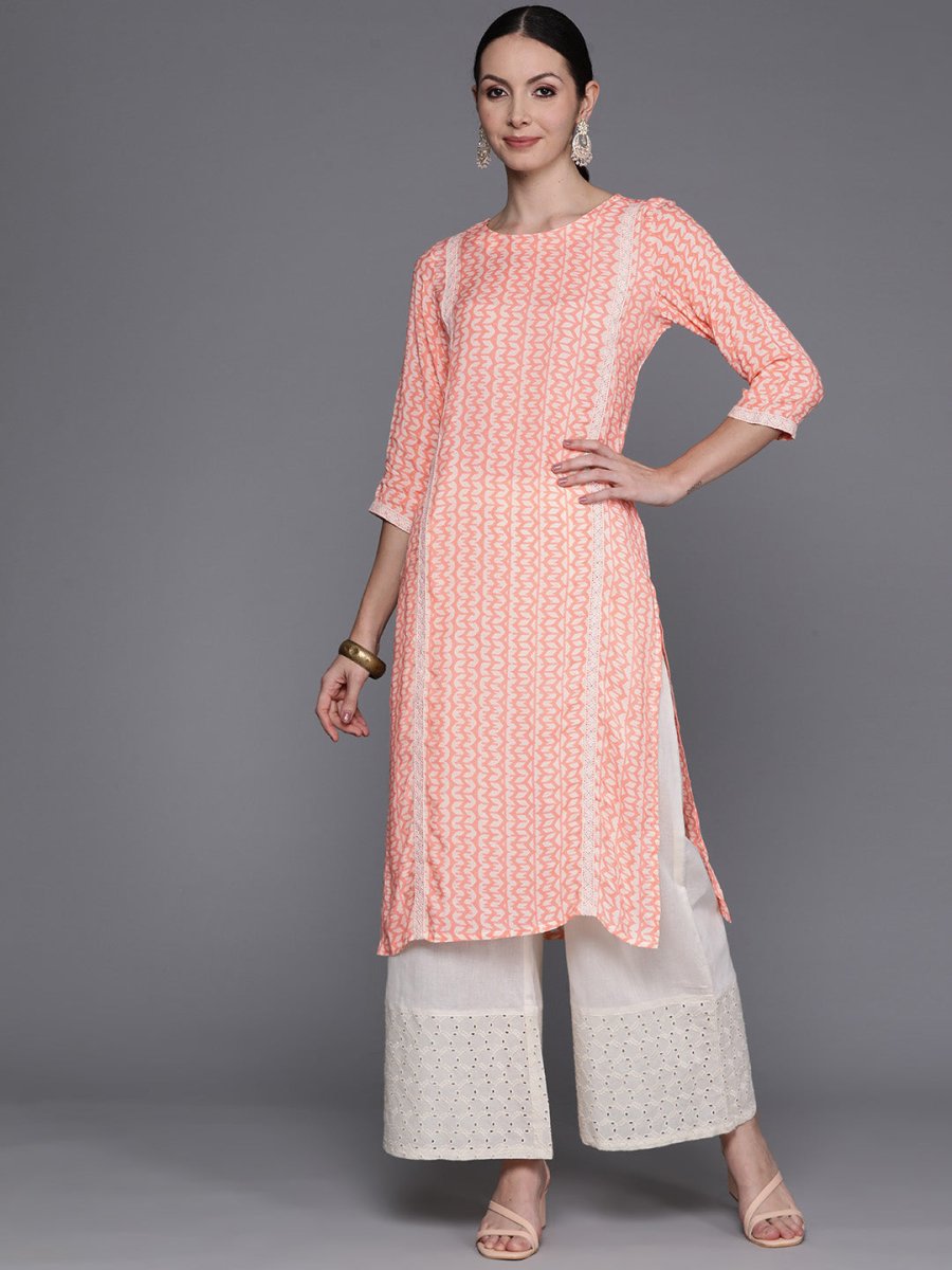 Ahalyaa Abstract Printed Pure Cotton Kurta with Lace Detail | Swadesiicart