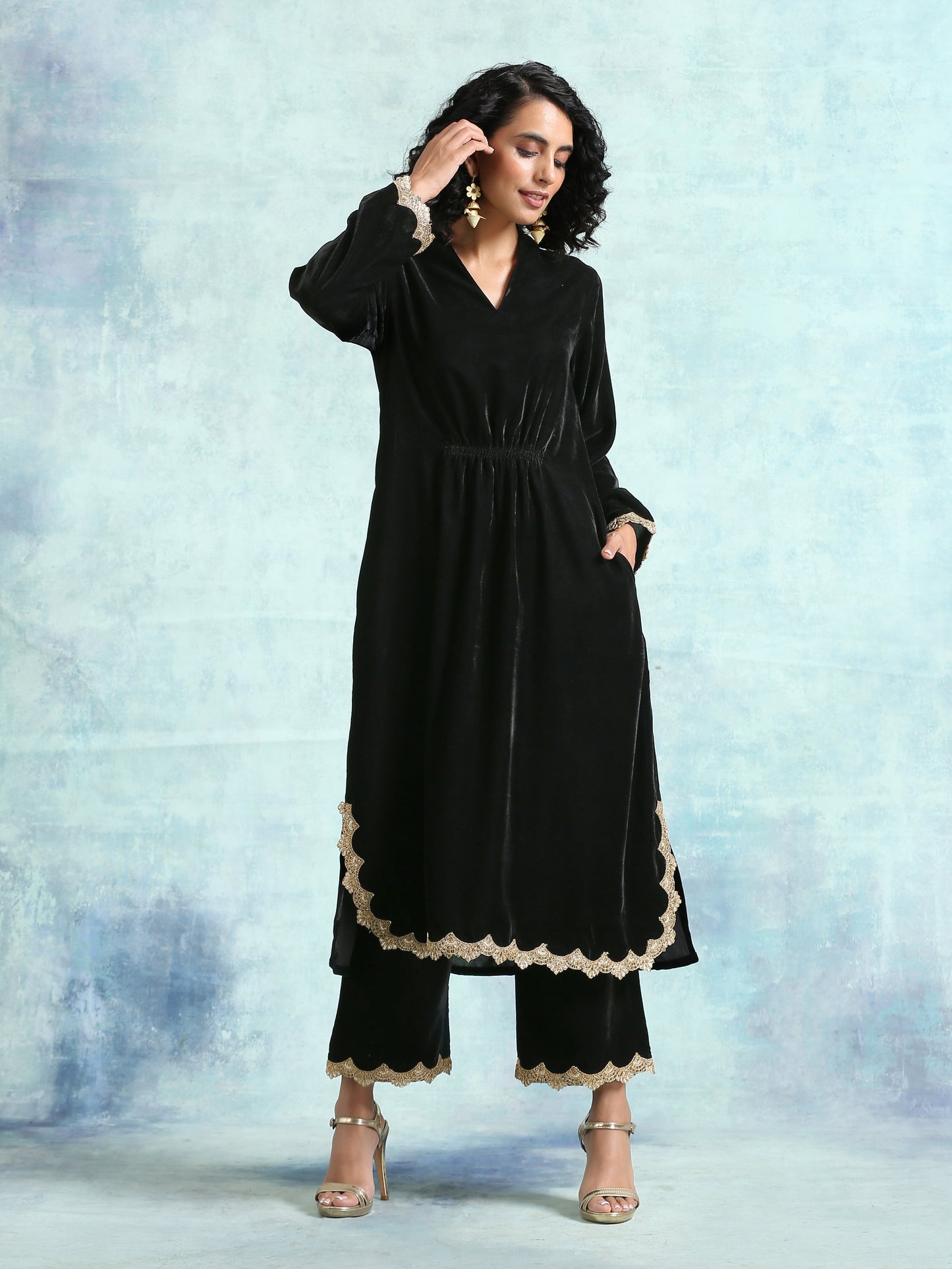 trueBrowns Black Velvet Lace Kurta | Swadesiicart