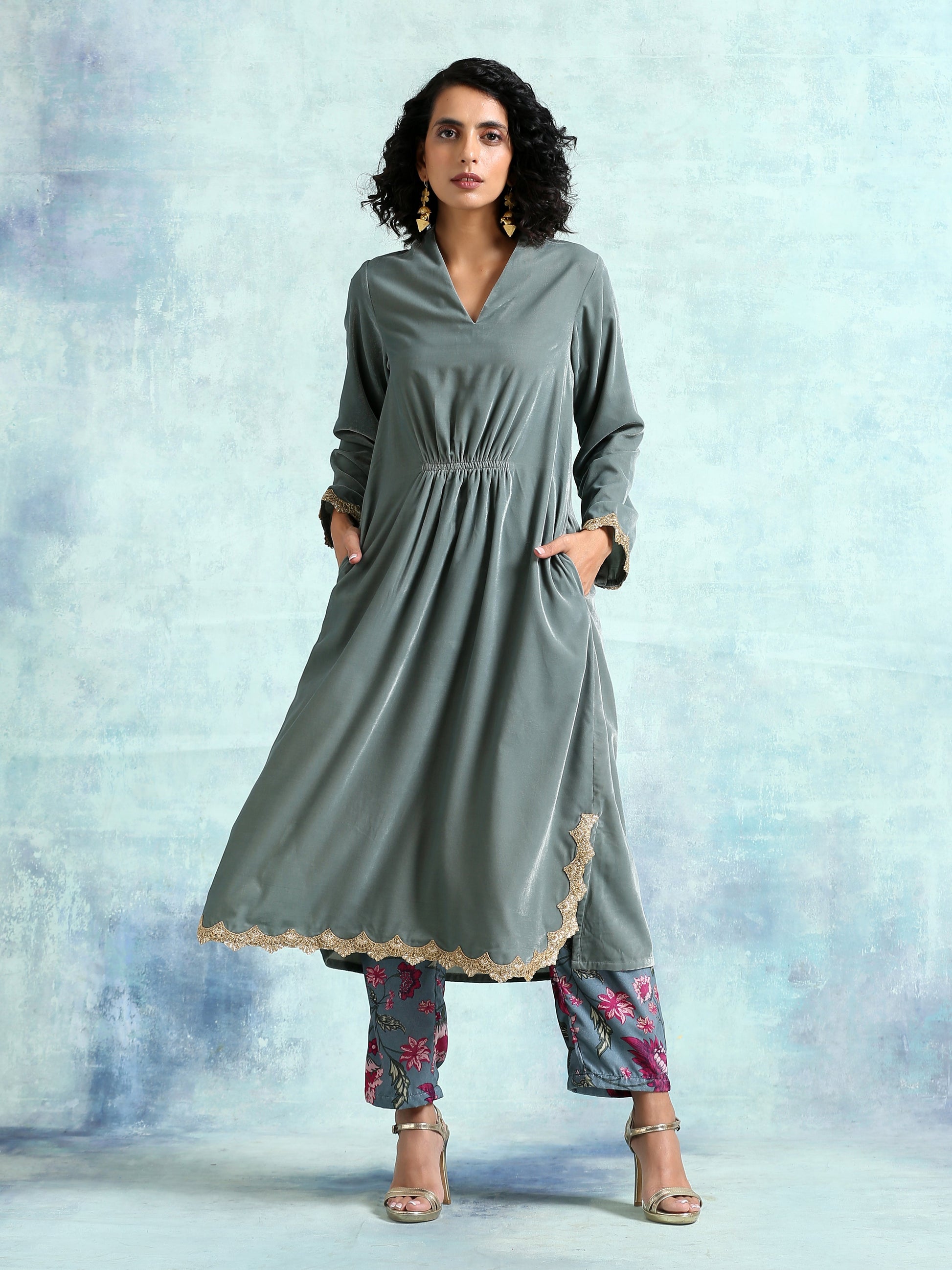 trueBrowns Grey Velvet Lace Kurta Pant Set | Swadesiicart