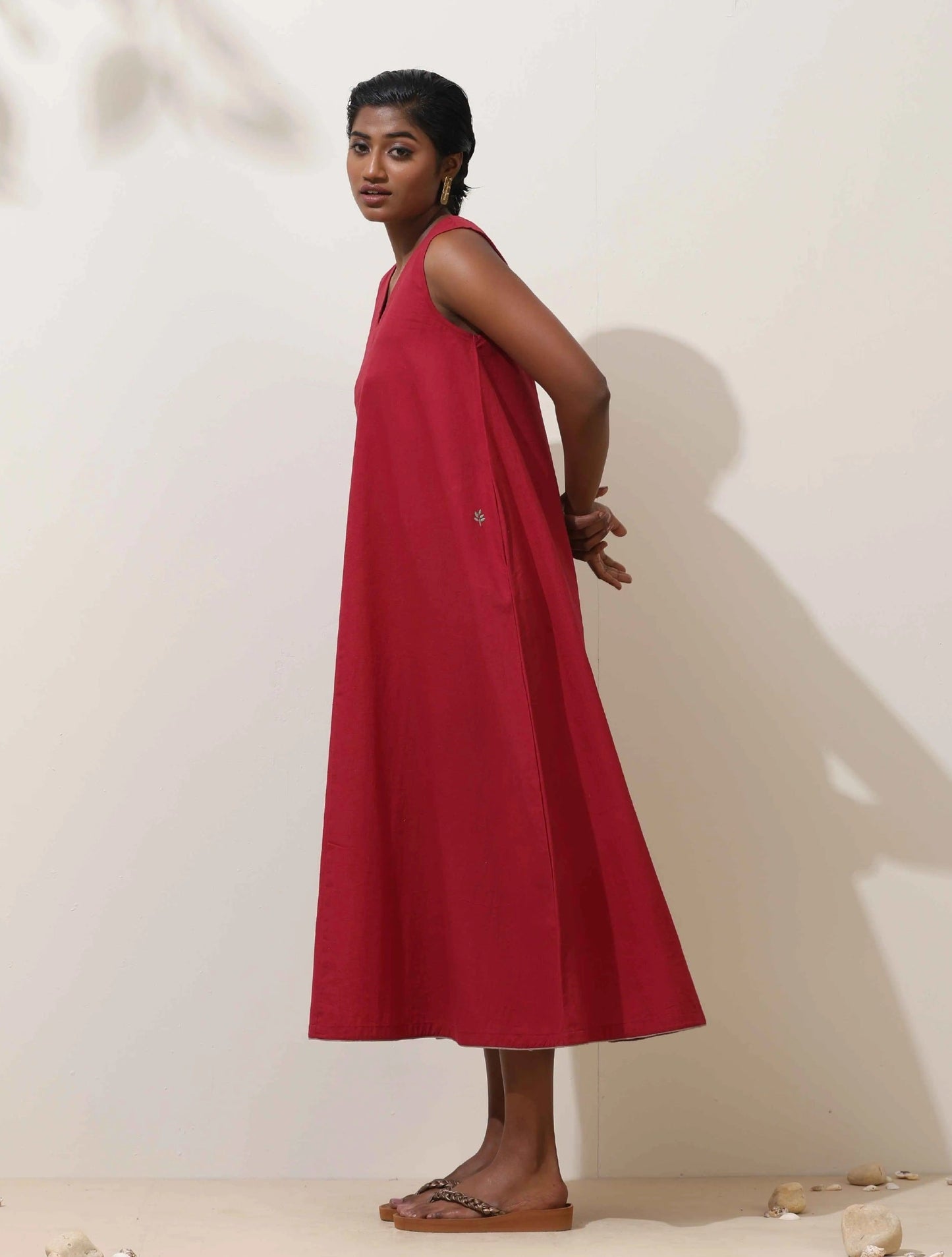 trueBrowns Maroon Cotton Linen Dress | Swadesiicart