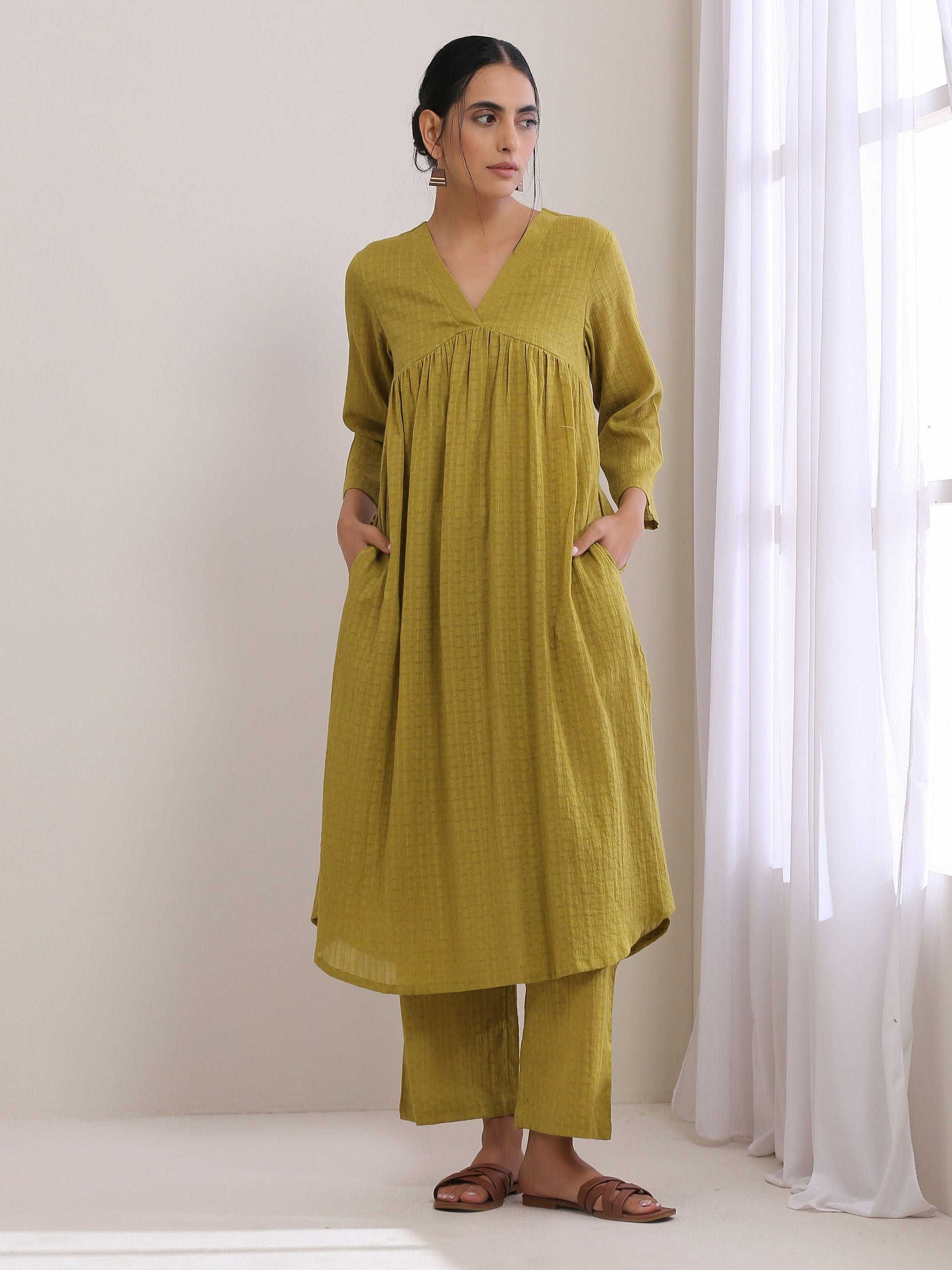 trueBrowns Avacado Green Dobby Flared Slit Kurta Pant Set | Swadesiicart