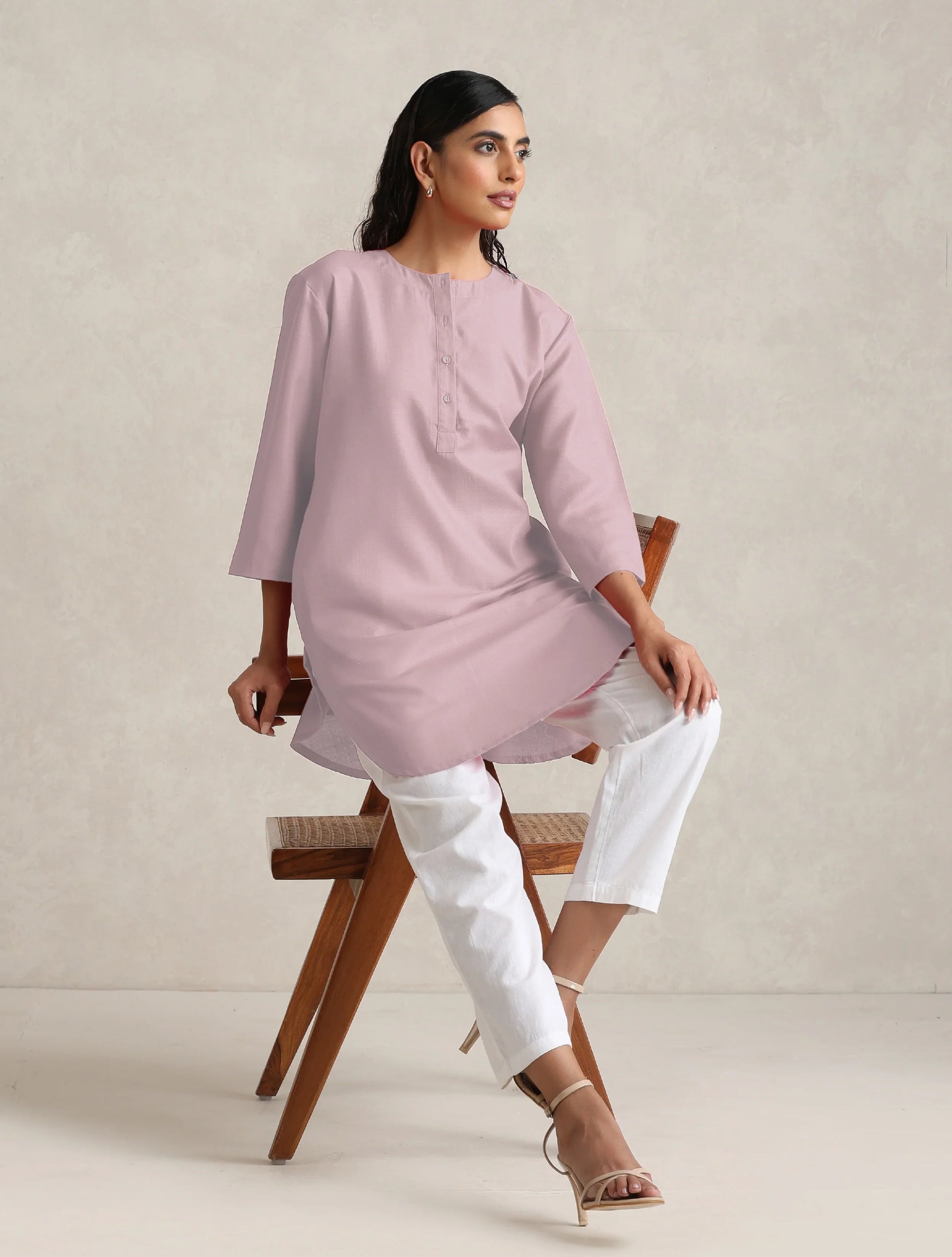 trueBrowns Pink Cotton Blend Short Kurta | Swadesiicart