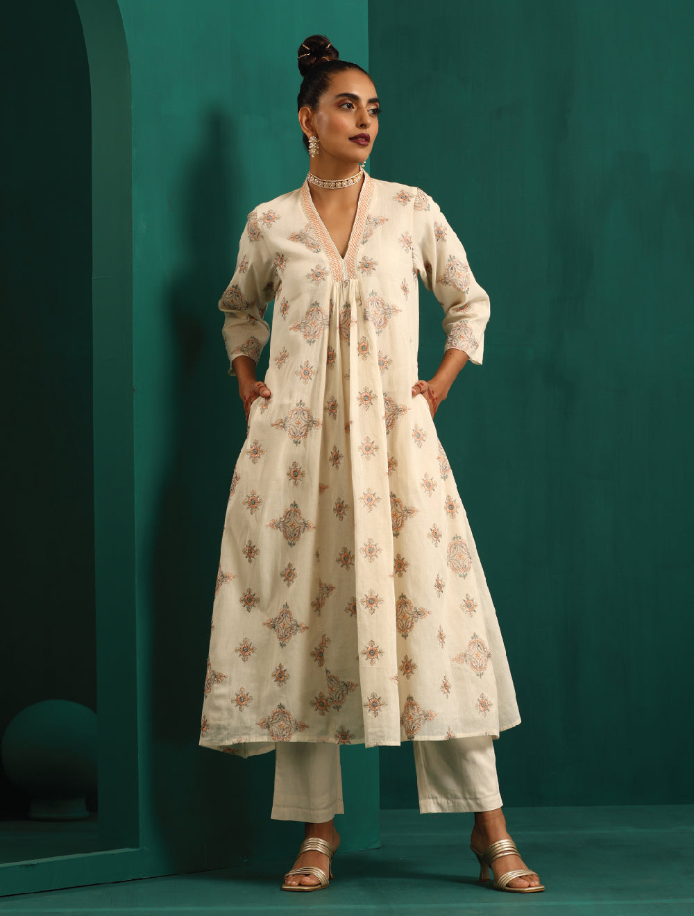 trueBrowns Ivory Peach Cotton Front Gathered Kurta Pant Set | Swadesiicart
