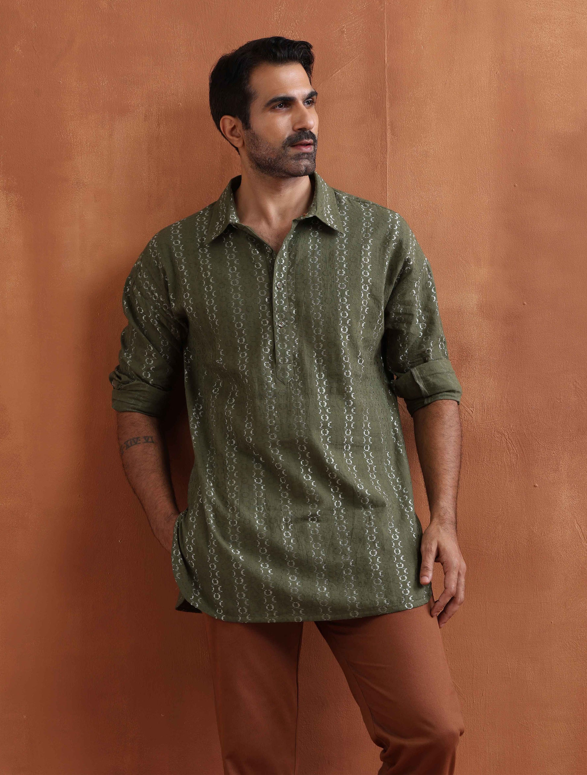 trueBrowns Men's Olive Green Cotton Dobby Short Kurta | Swadesiicart